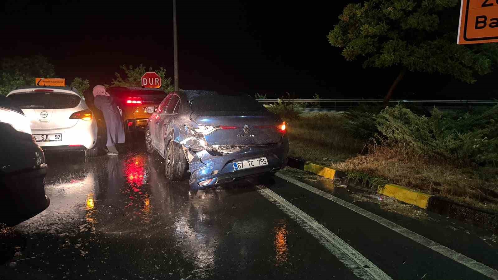 alapli-akcakoca-yolunda-kaza5-yarali