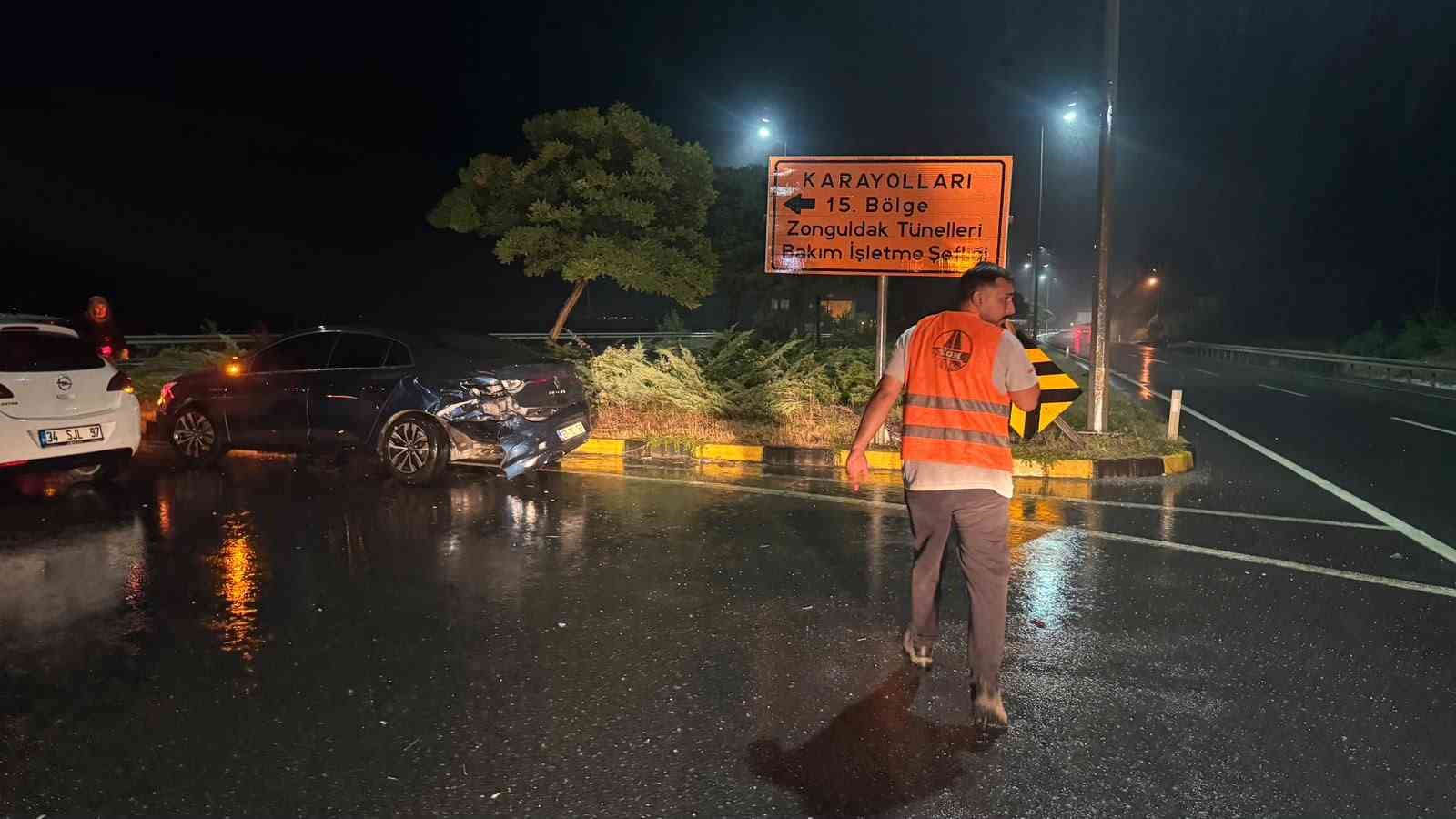 alapli-akcakoca-yolunda-kaza5-yarali