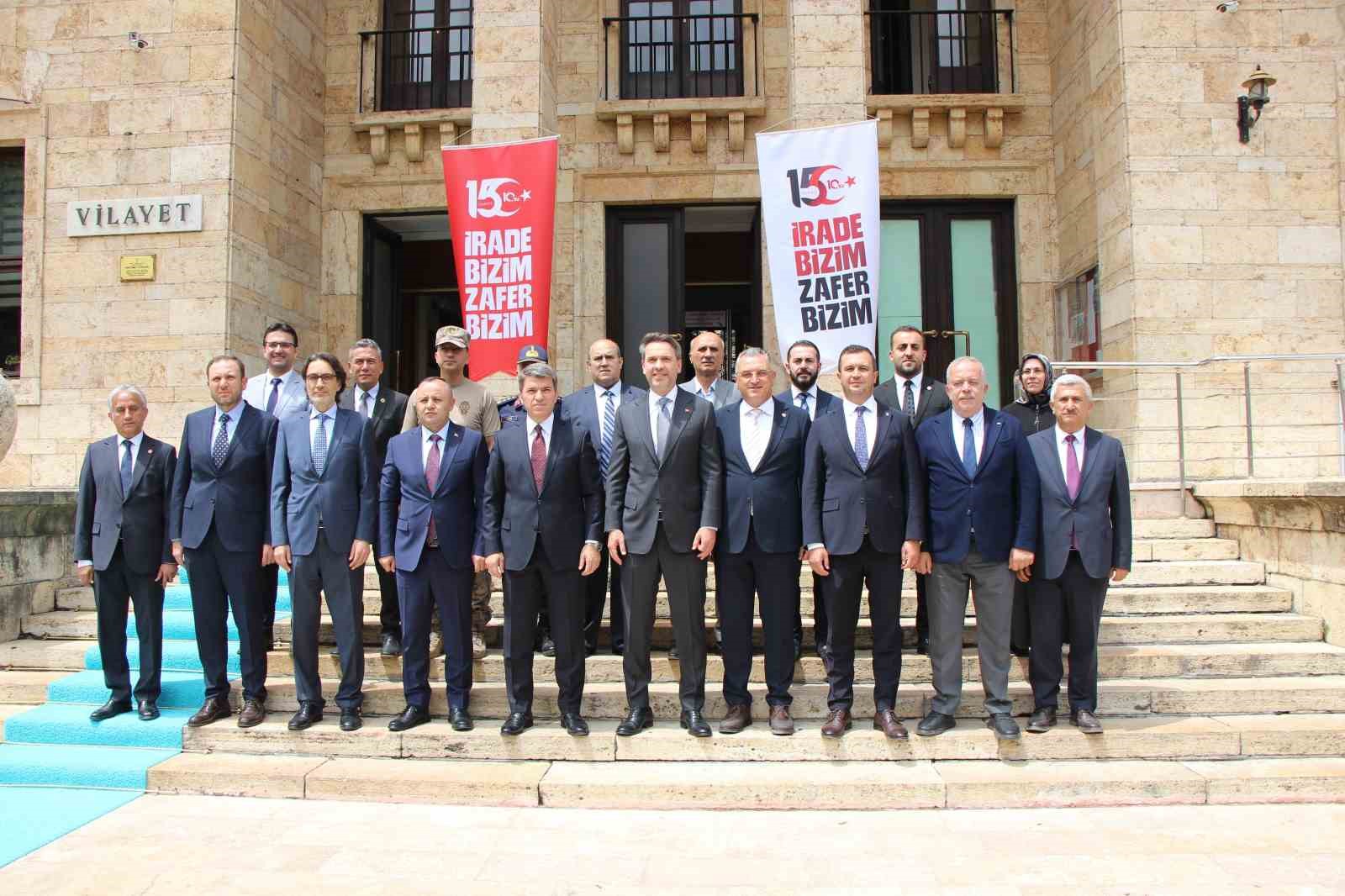 bakan-bayraktar-dogal-gaz-desteginde-ihtiyac-sahibi-olanla-olmayani-biraz-ayiralim