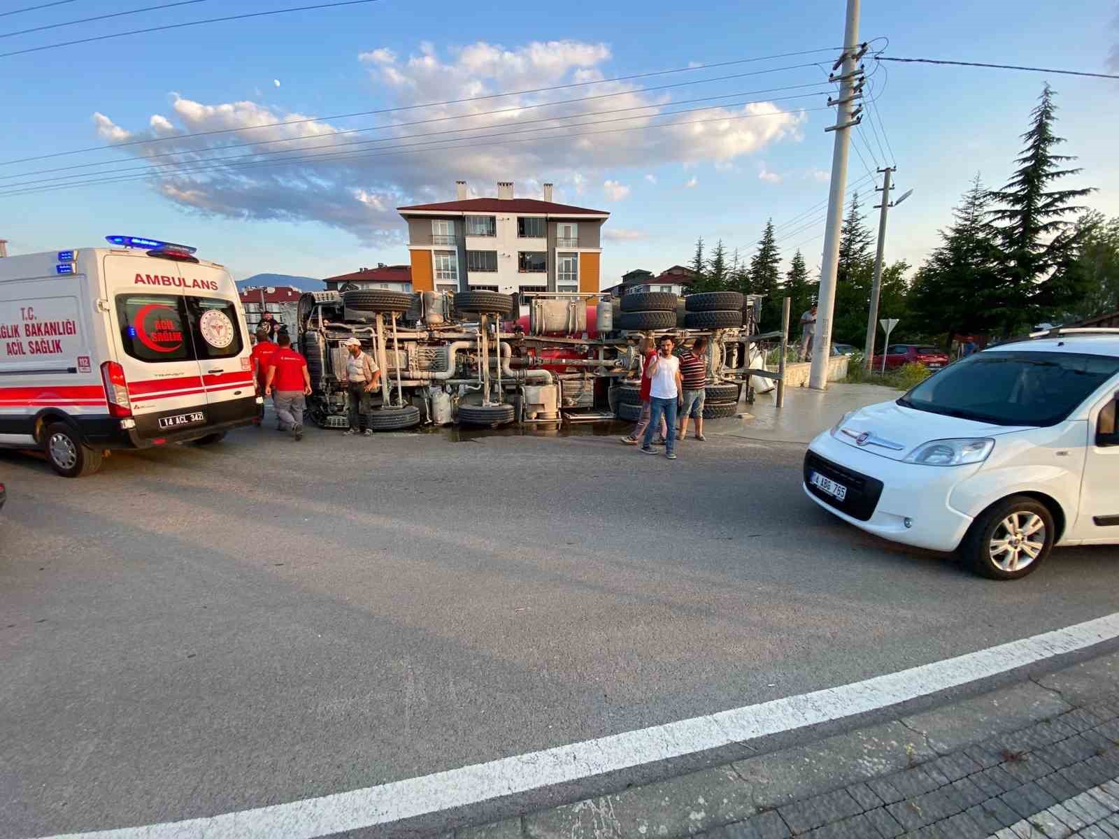 boluda-beton-mikseri-devrildi-1-yarali
