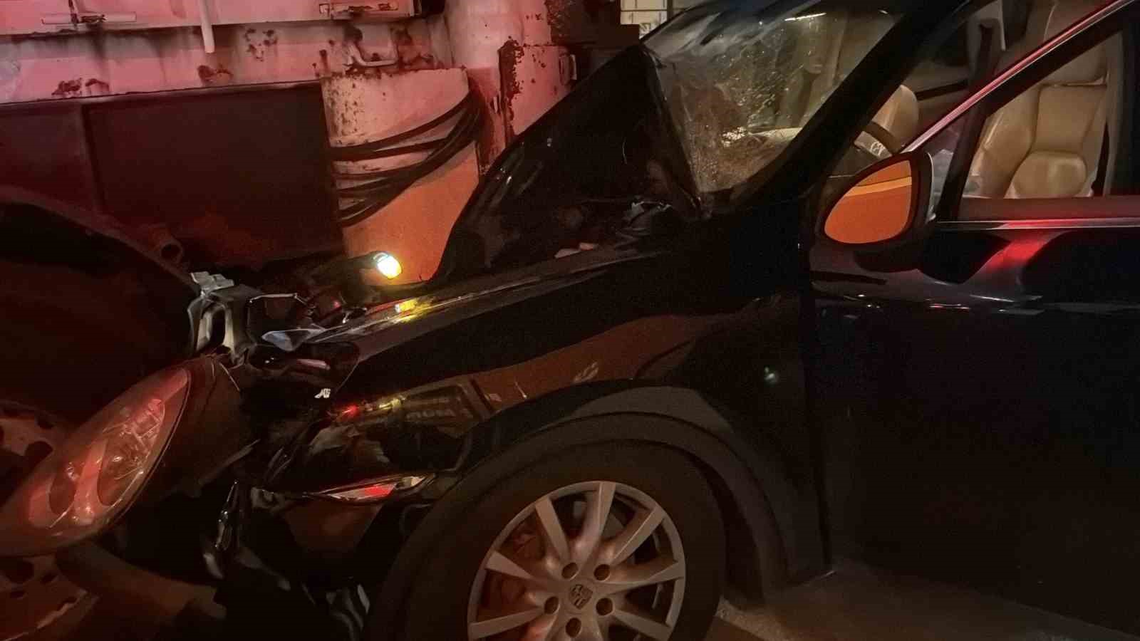 boluda-luks-suv-park-halindeki-tira-carpti-1-yarali