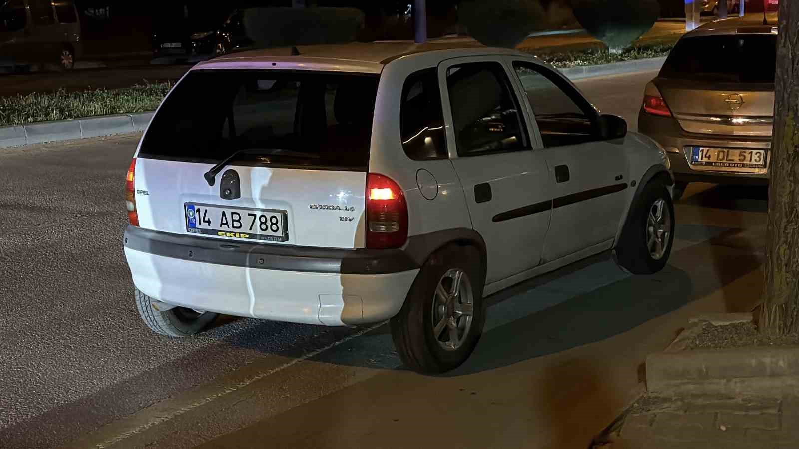boluda-otomobille-carpisan-motosiklet-surucusu-yaralandi