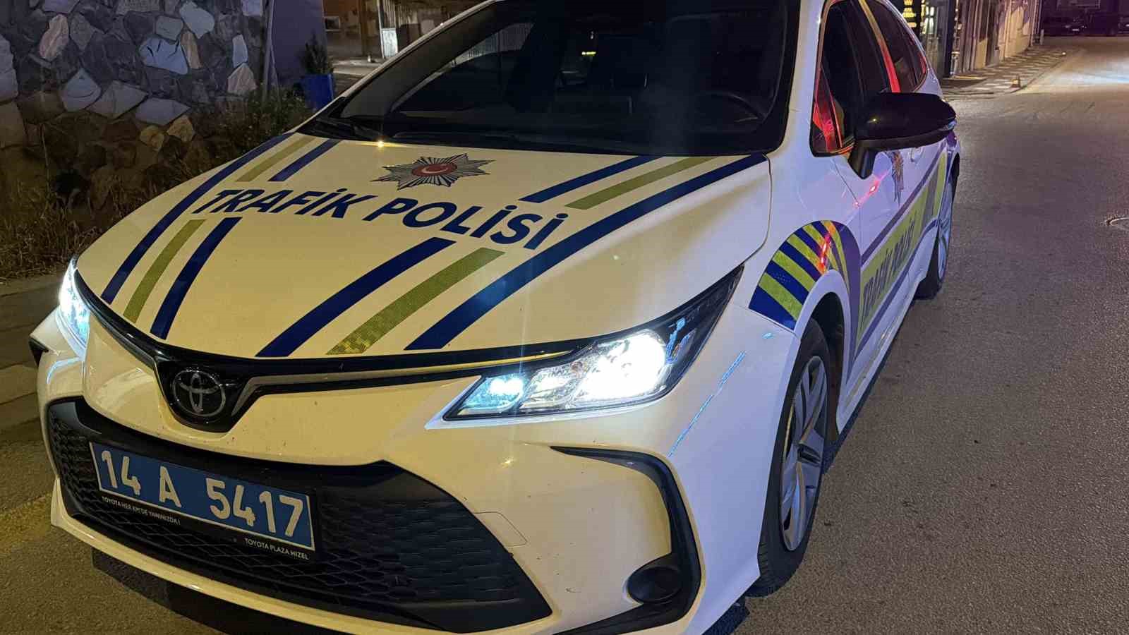 boluda-otomobille-carpisan-motosikletli-yaralandi