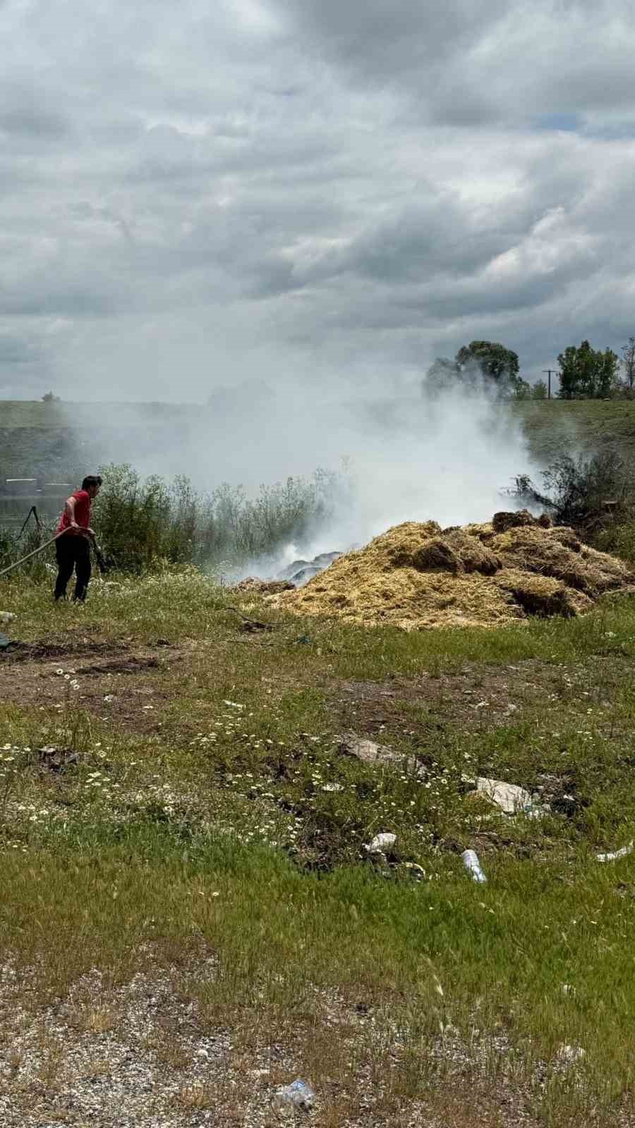 bos-arazideki-atik-samanlar-alev-aldi
