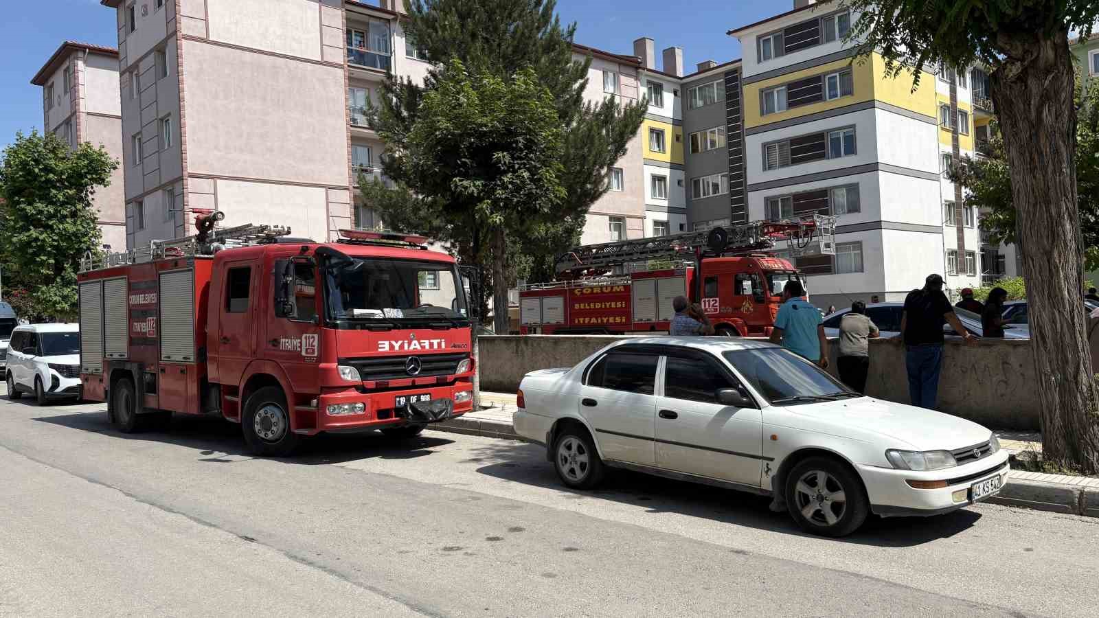 corumda-intihar-girisiminde-bulunan-sahsin-atlamasini-polis-onledi