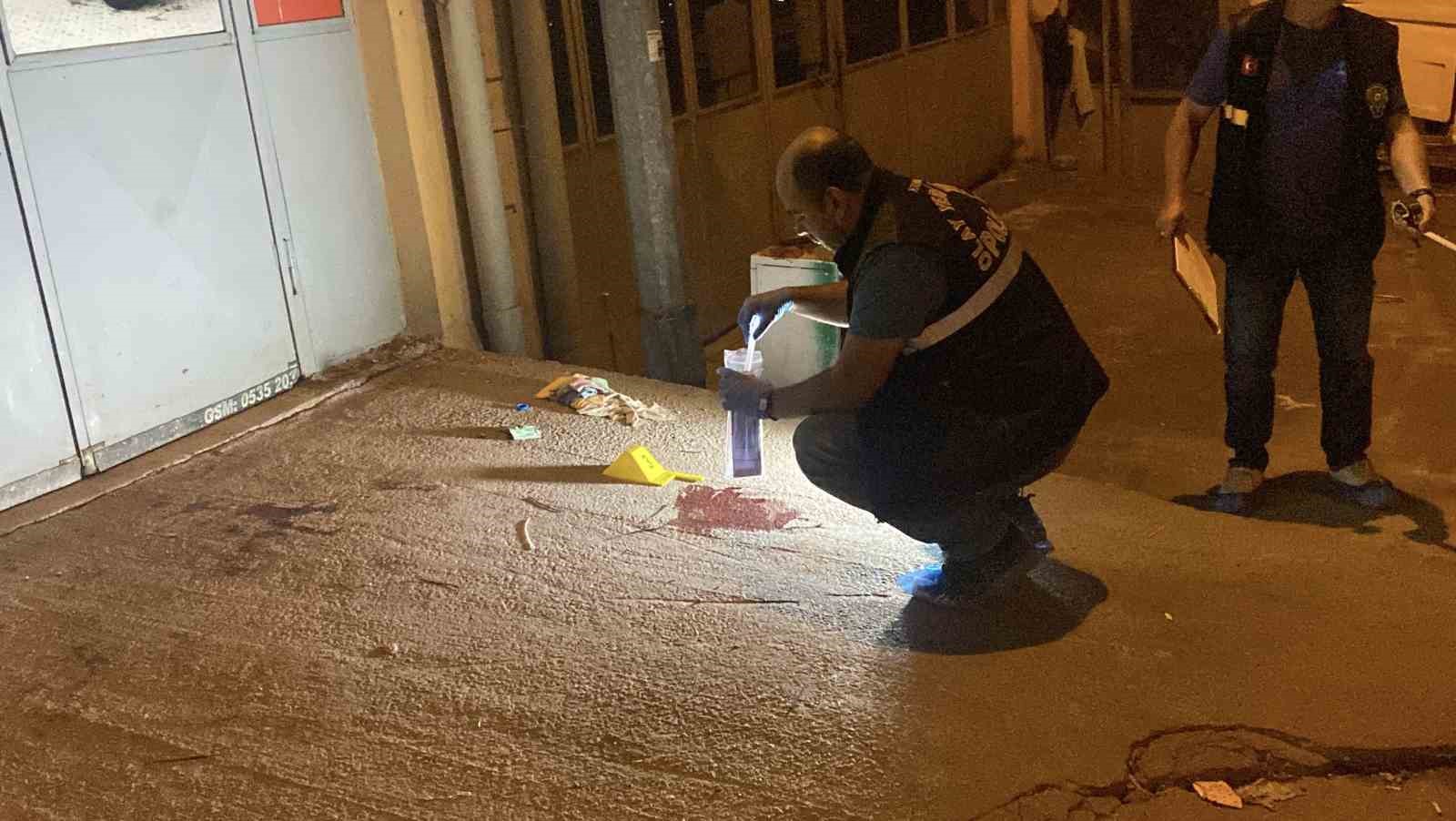 corumda-is-yerinde-bicakli-kavga-2-yarali