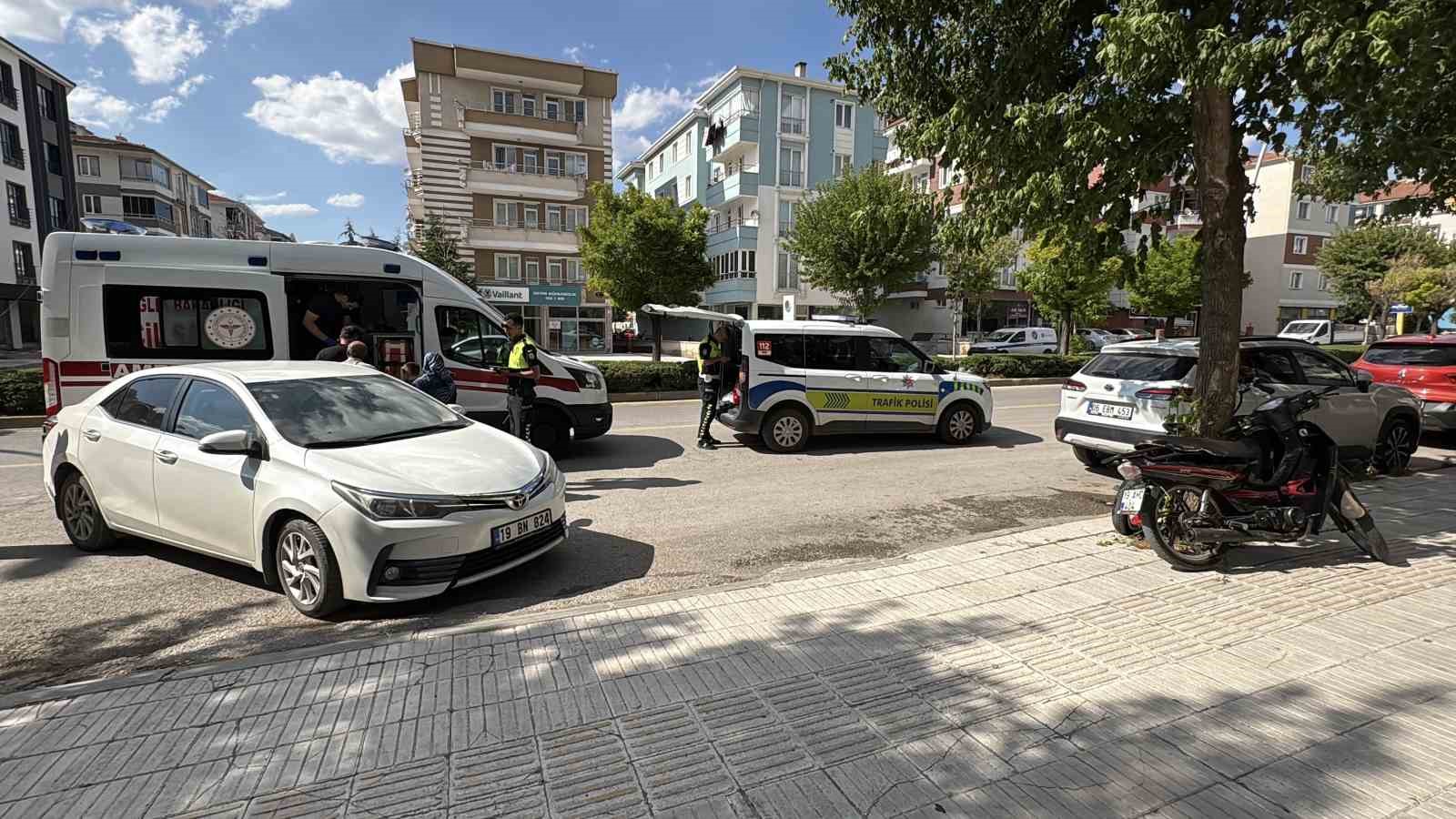 corumda-otomobil-ile-elektrikli-bisiklet-carpisti-1-yarali
