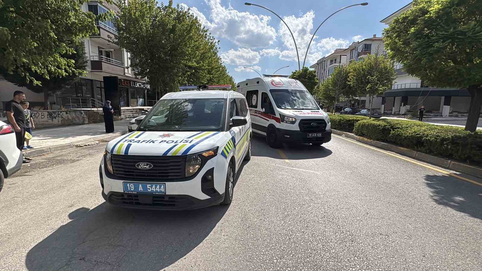 corumda-otomobil-ile-elektrikli-bisiklet-carpisti-1-yarali