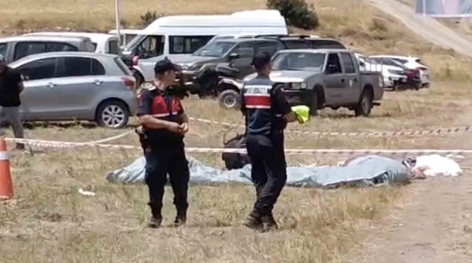 corumda-yamac-parasutu-faciasi-30-metreden-dusen-pilot-hayatini-kaybetti