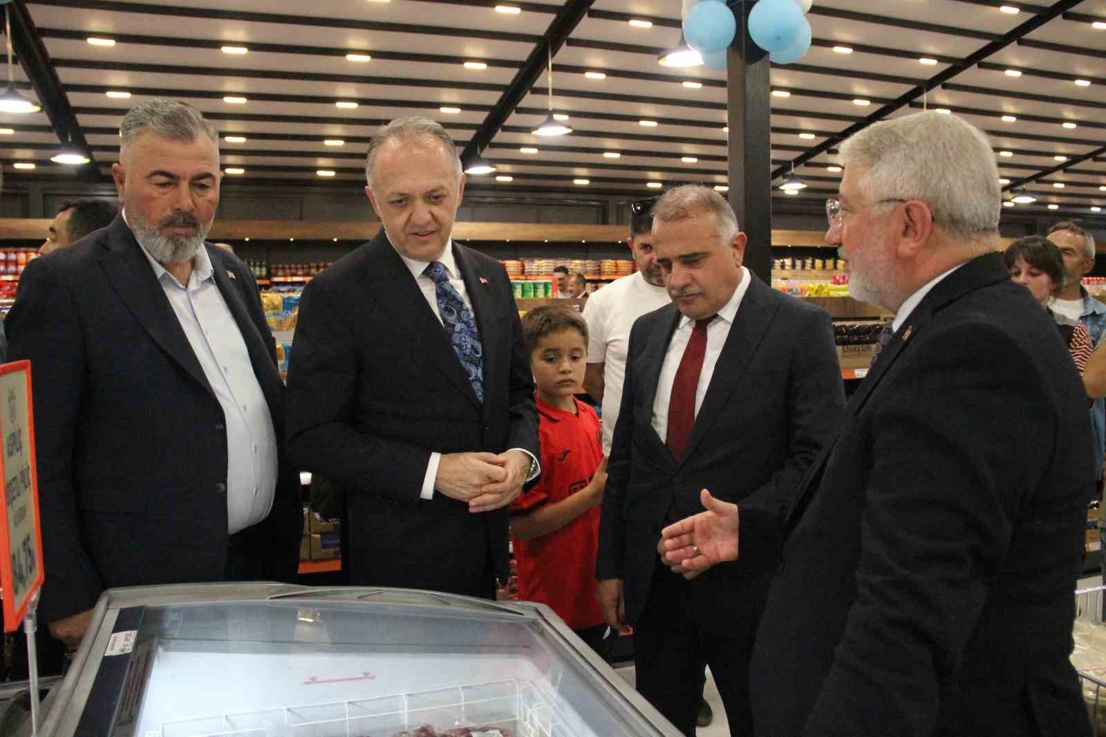 corumda-yerel-ureticilerin-urunlerini-vatandaslarla-bulusturan-market-hizmete-acildi