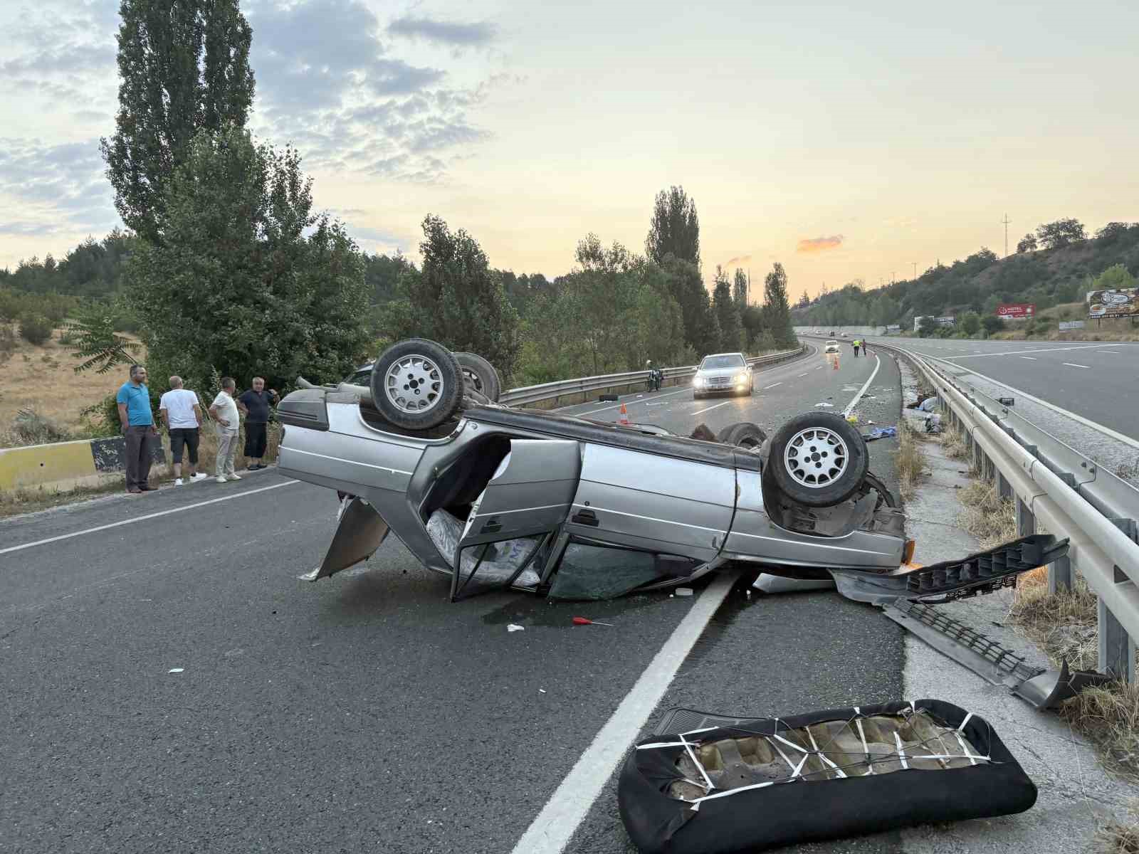 d100de-3-aracli-trafik-kazasi-1-agir-yarali