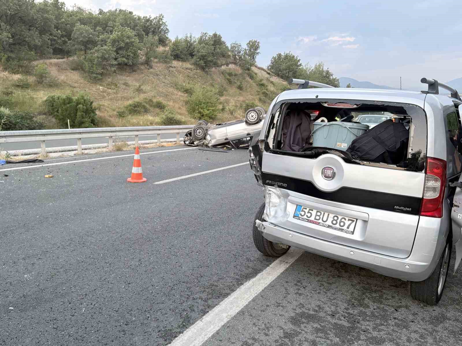 d100de-3-aracli-trafik-kazasi-1-agir-yarali