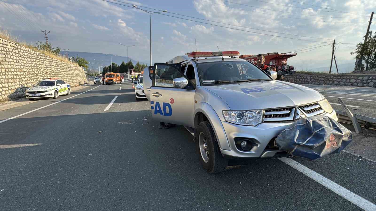 devrilen-cakil-yuklu-tir-alev-aldi-1-yarali