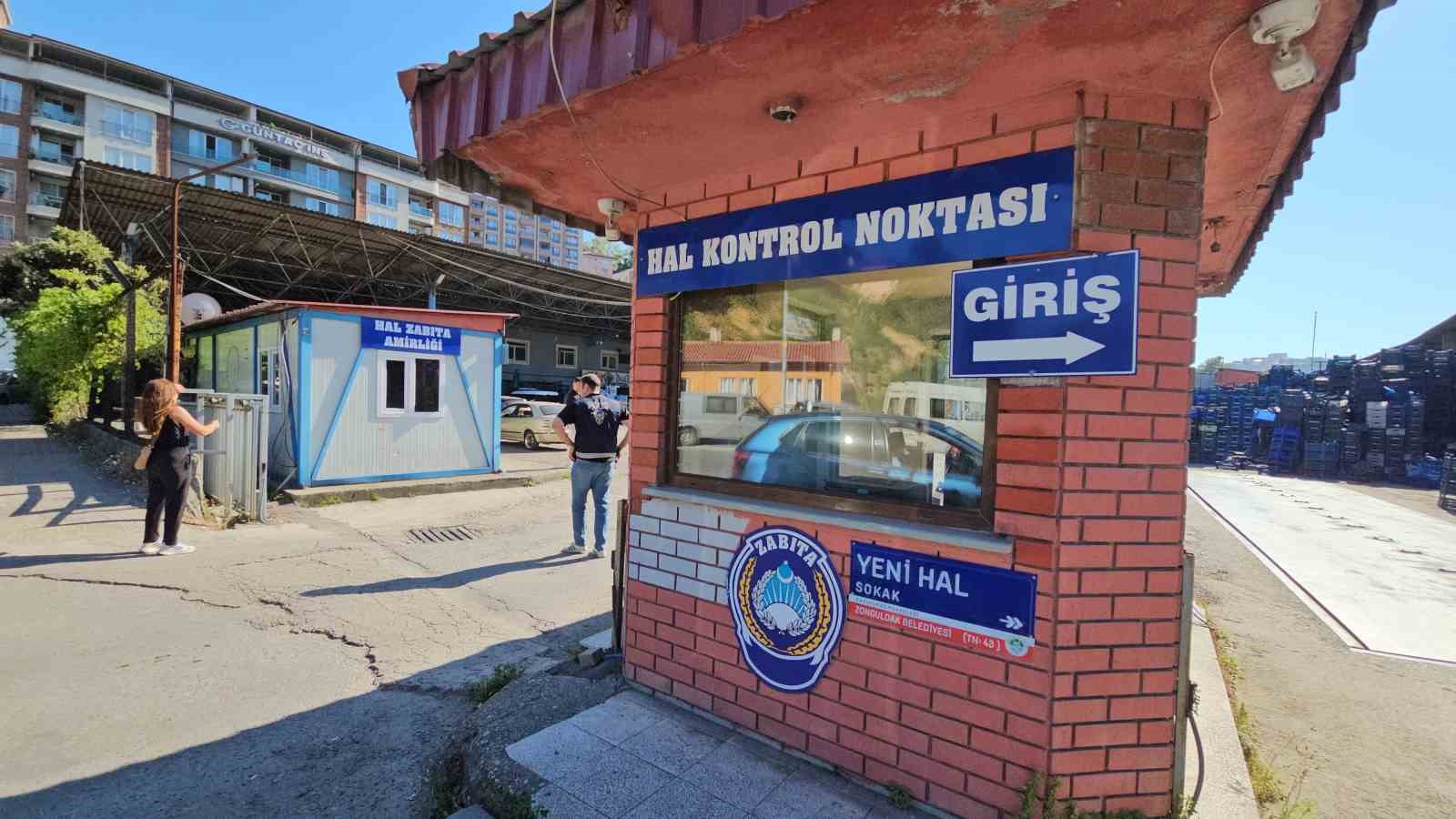 hal-guvenlik-gorevlisi-alacak-verecek-kavgasinda-zabitayi-ayagindan-vurdu