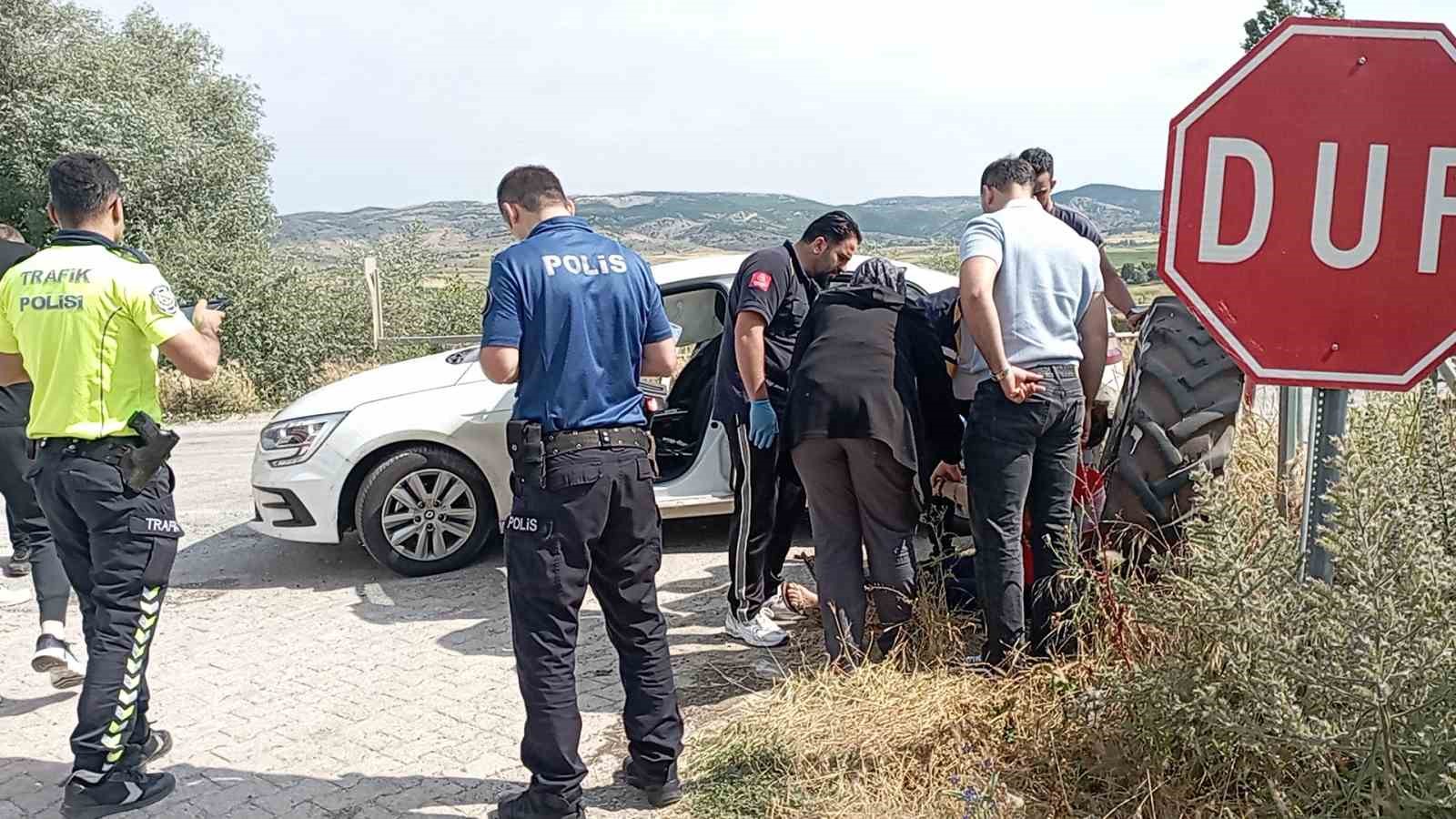 iki-otomobil-kafa-kafaya-carpisti-2-yarali