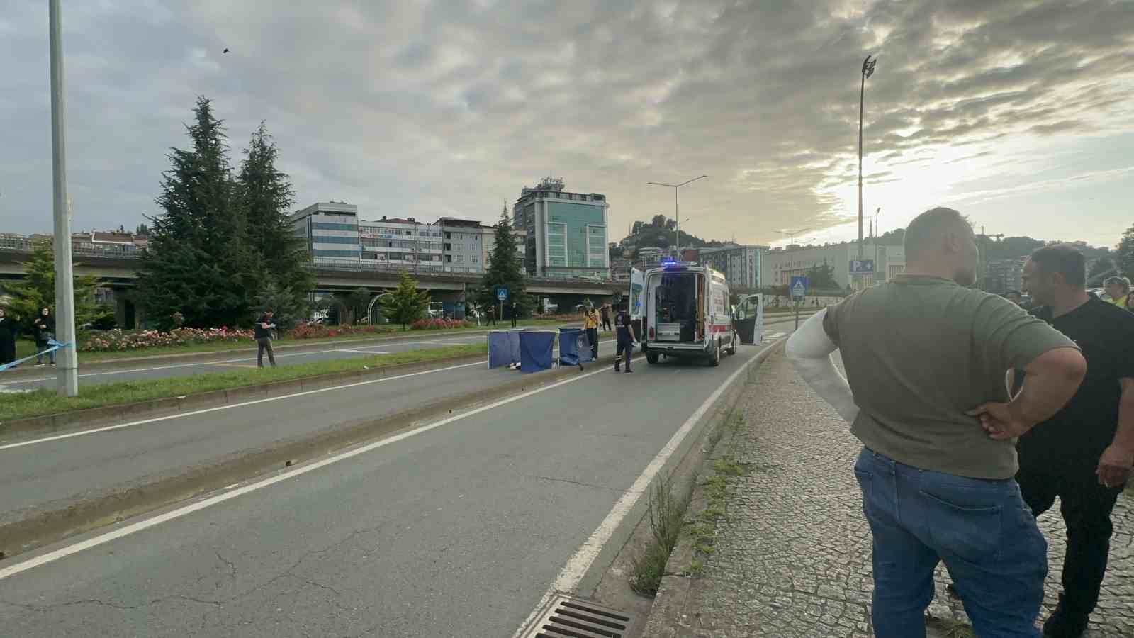 kamyonetin-carptigi-kadin-hayatini-kaybetti-surucu-olay-yerinden-kacti