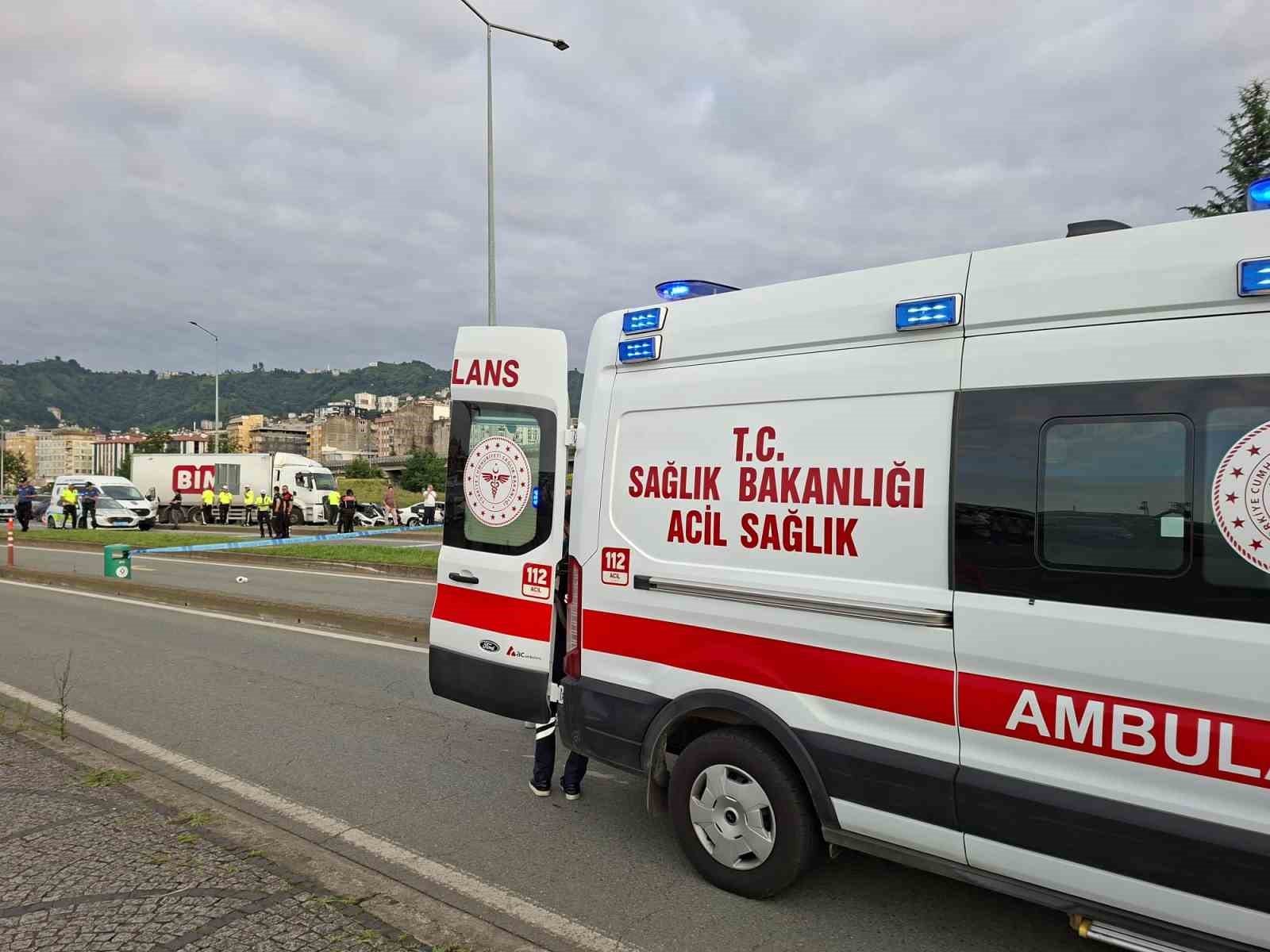kamyonetin-carptigi-kadin-hayatini-kaybetti-surucu-olay-yerinden-kacti