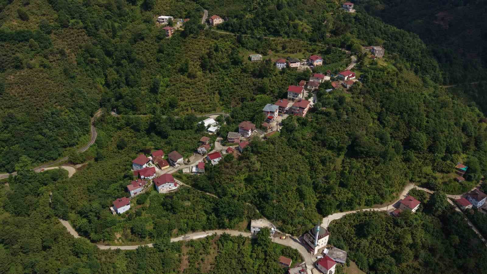 karadeniz-fikrasi-gibi-mahalle-herkesin-soyadi-ayni