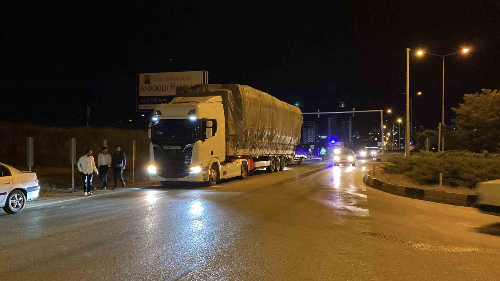 kastamonuda-tofas-marka-otomobil-tira-carpti-5-yarali