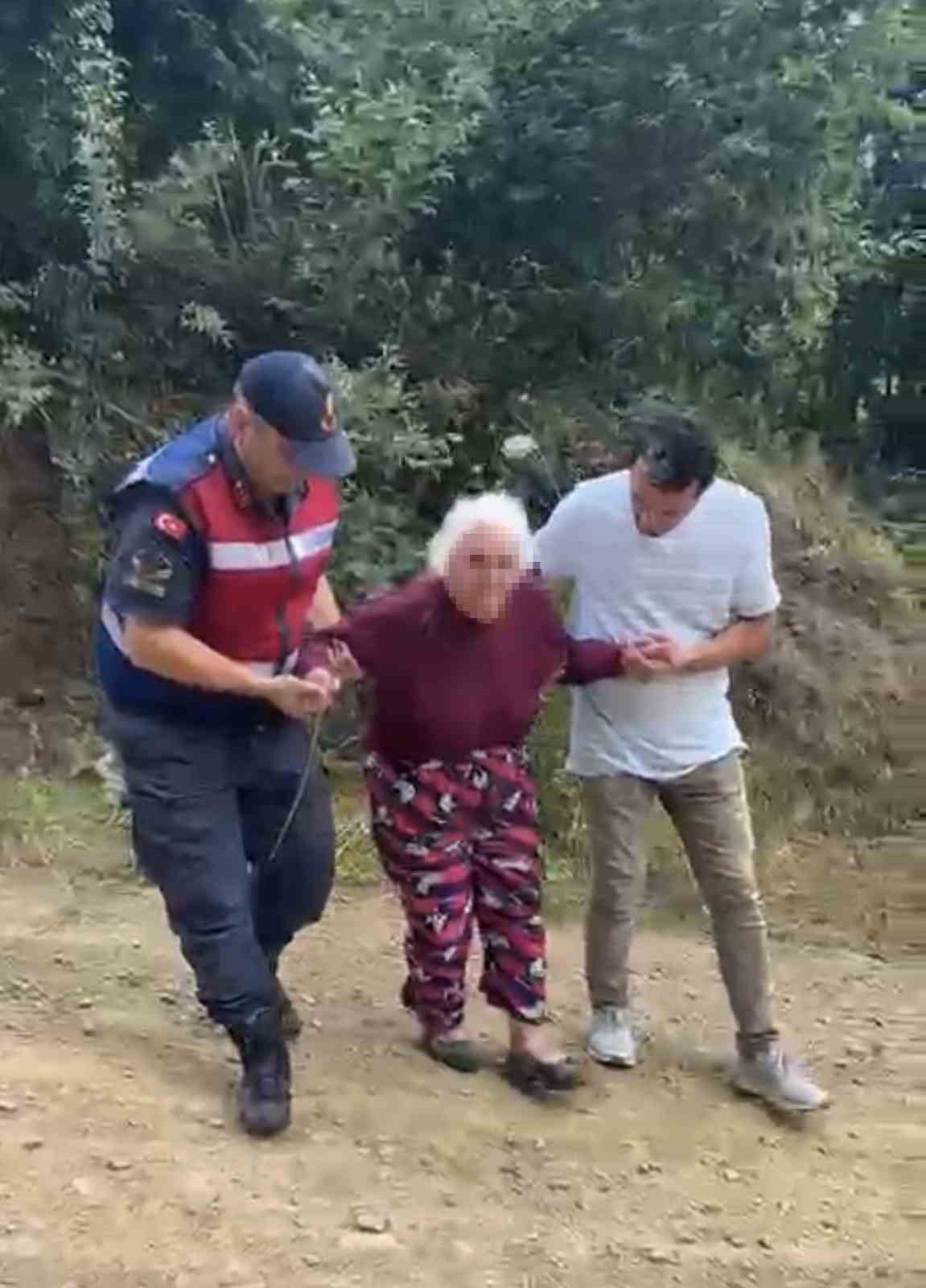 kaybolan-alzaymir-hastasi-10-kilometre-uzakta-sag-bulundu
