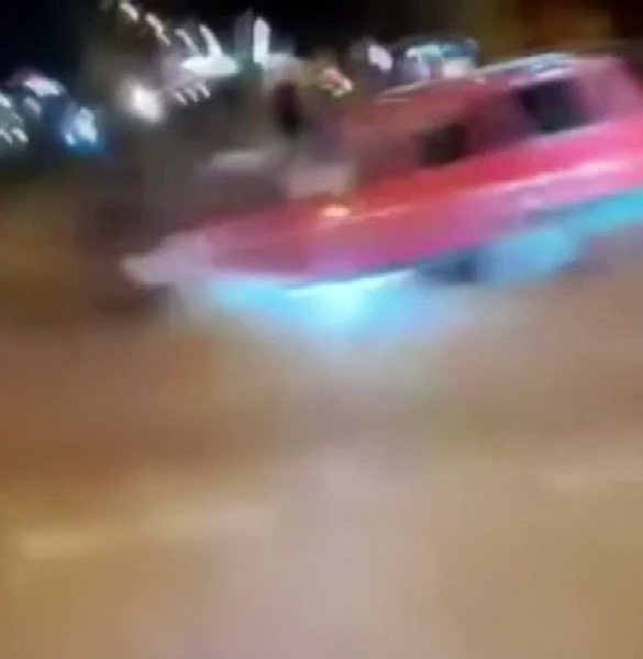 kirmizi-isikta-dehset-genc-motosikletli-365-metre-suruklendi