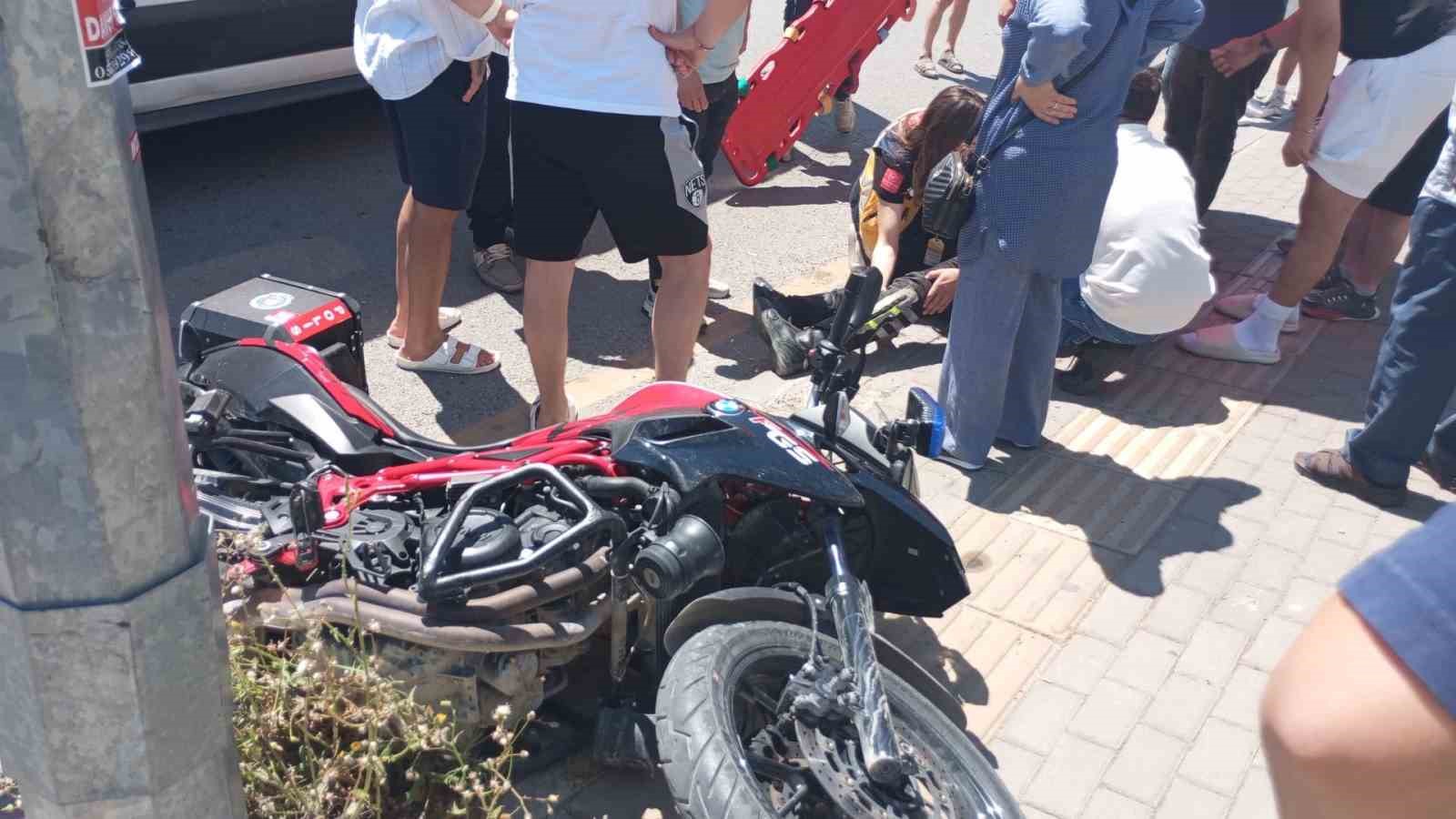 motosiklet-otomobile-carpti-1-yarali