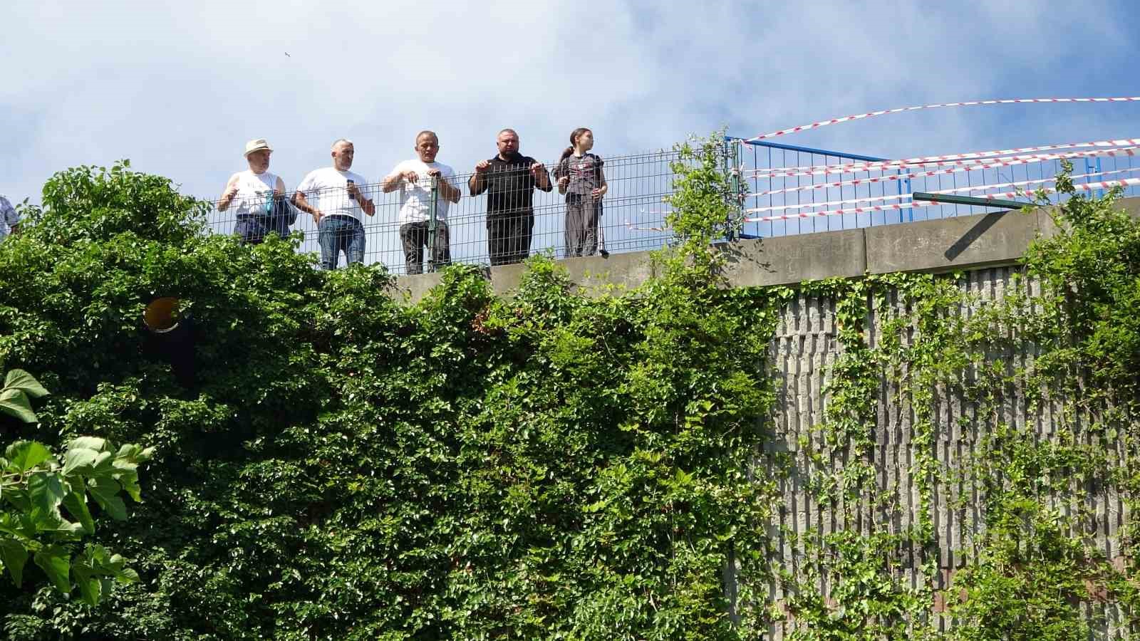 orduda-otomobil-30-metreden-deniz-kiyisina-uctu-ucak-dusuyor-zannettim