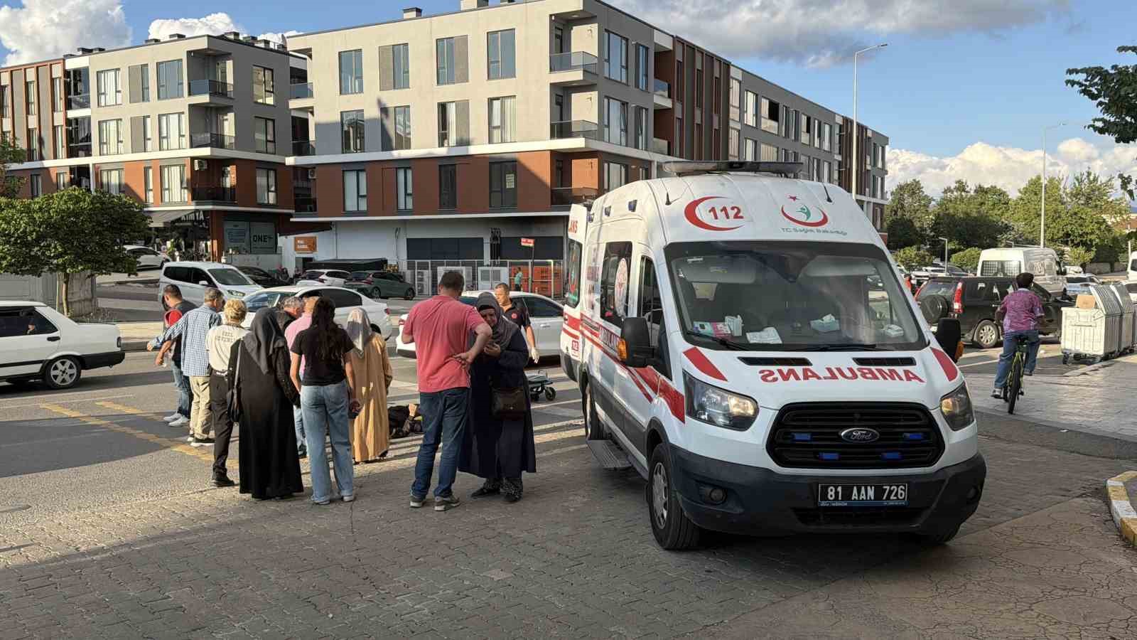 otomobile-carpmamak-icin-manevra-yapinca-bisikletten-dustu