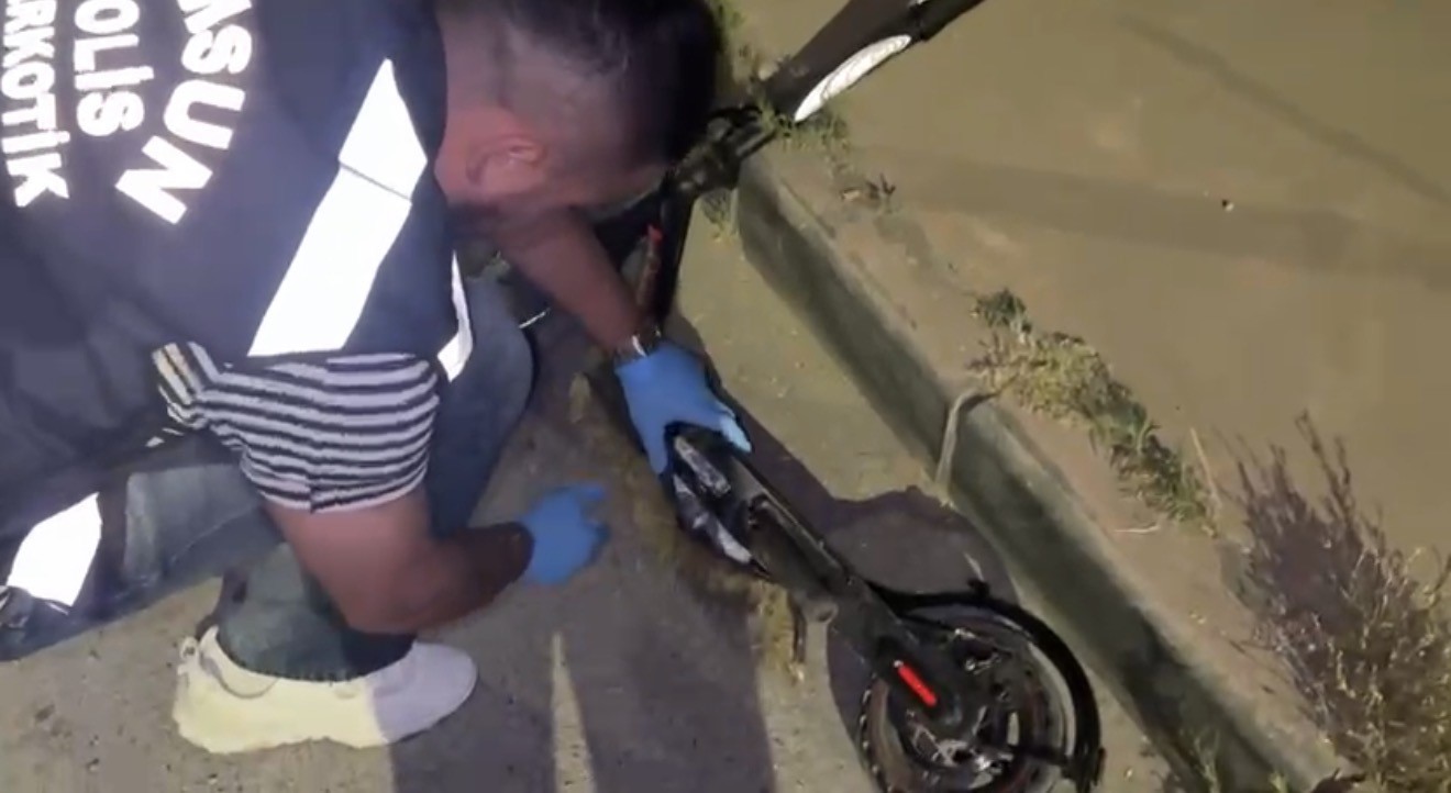peceteye-emdirilen-uyusturucuyu-scooter-bataryasinda-sakladi