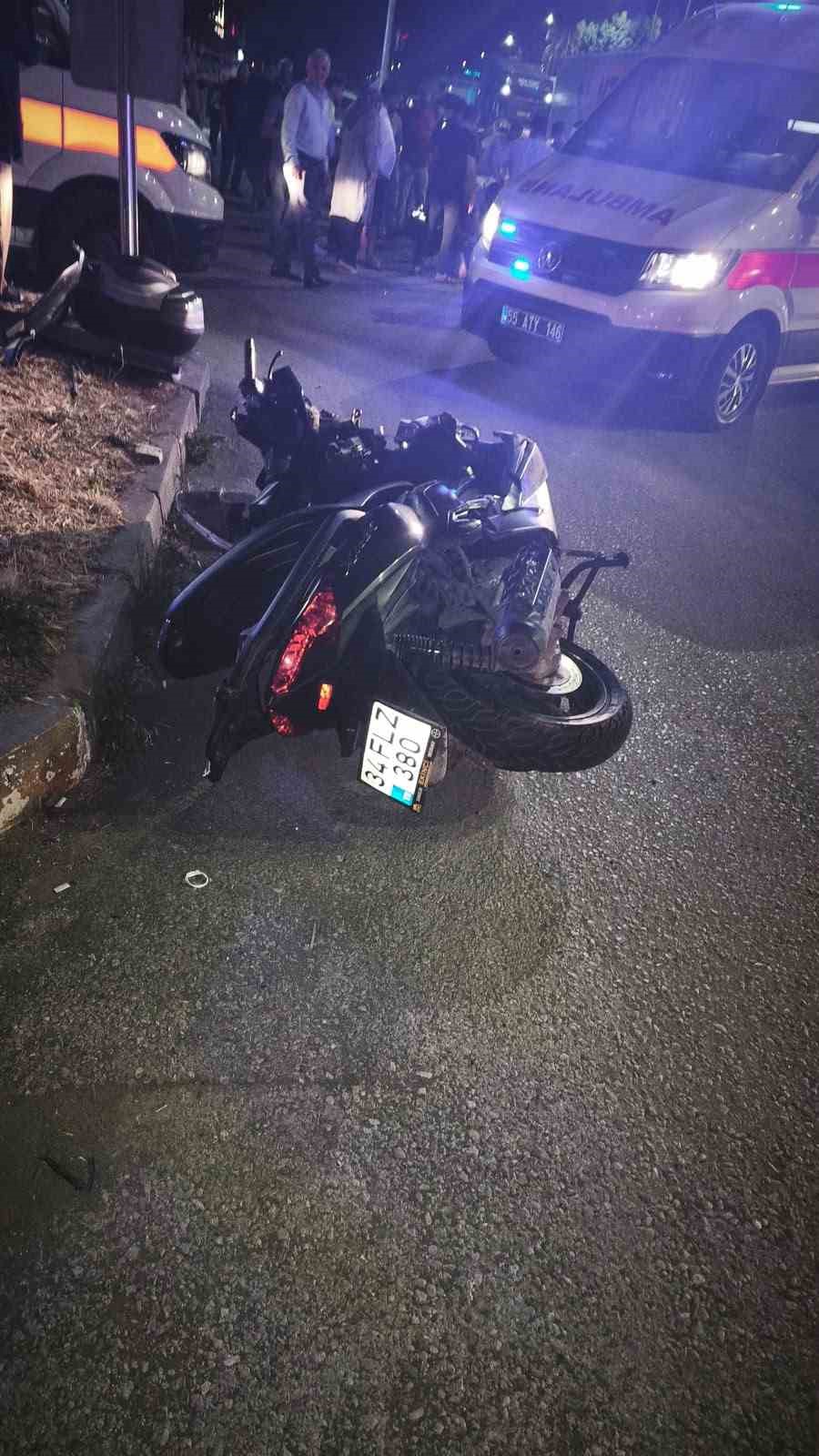 samsunda-hafif-ticari-arac-ile-motosiklet-carpisti-5-yarali