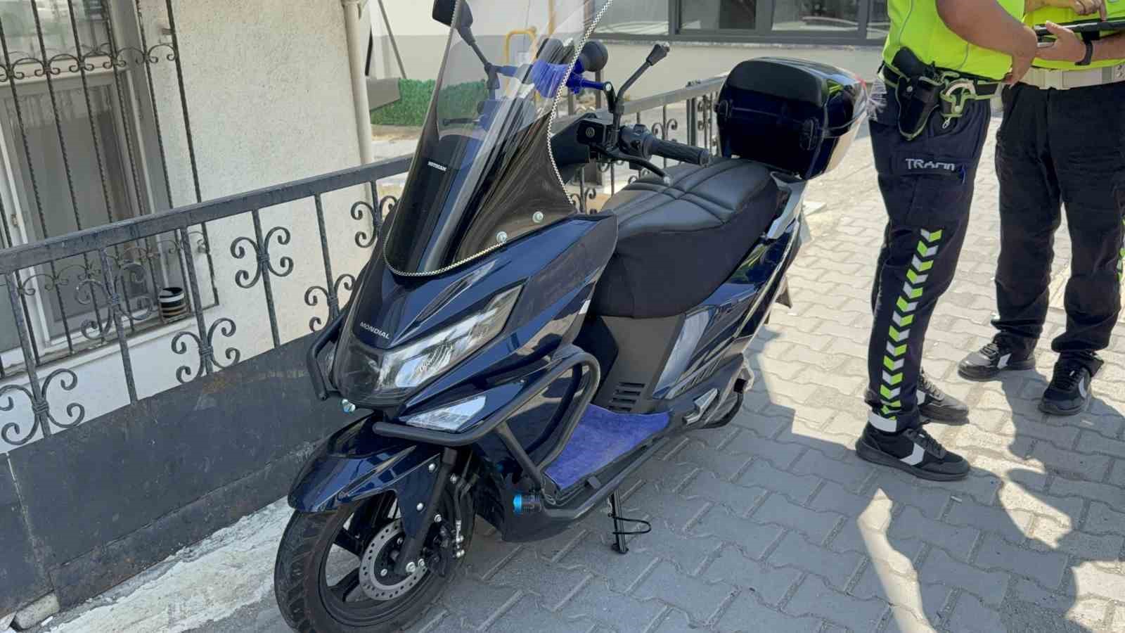 samsunda-motosiklet-devrildi-2-yarali