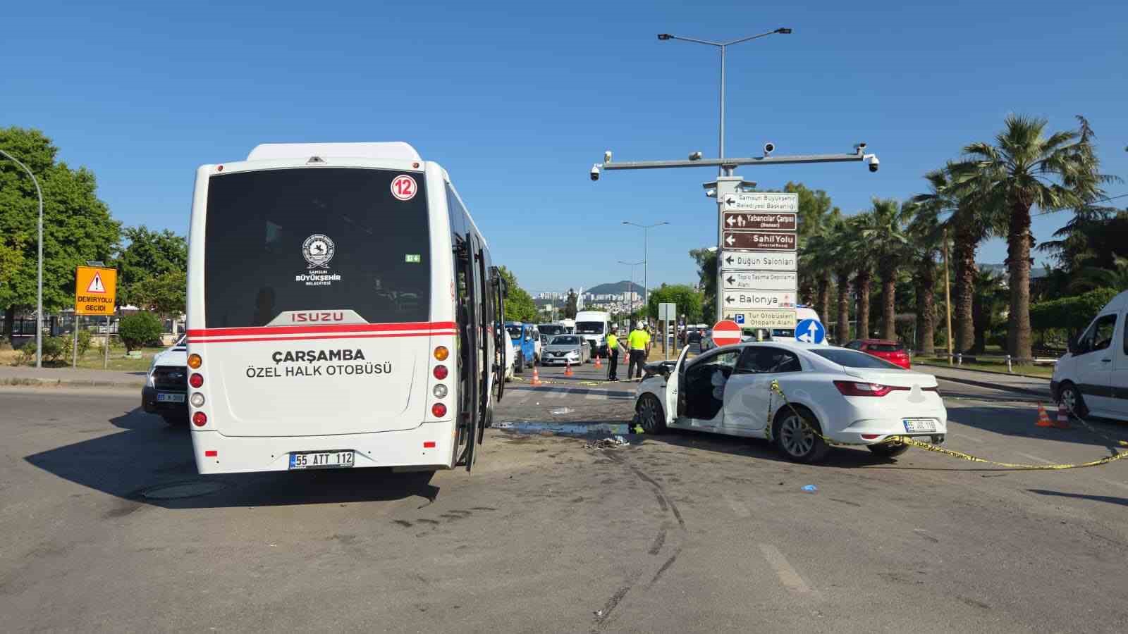 samsunda-otomobil-ile-halk-otobusu-carpisti-7-yarali