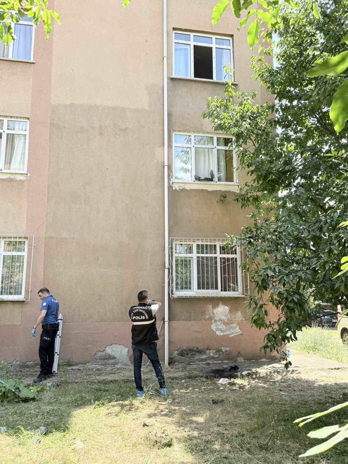 samsunda-pencereden-dusen-16-yasindaki-cocuk-hayatini-kaybetti