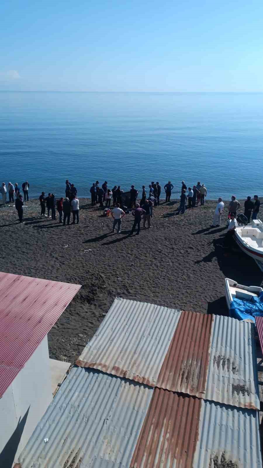 serinlemek-icin-denize-giren-iscinin-cansiz-bedeni-bulundu