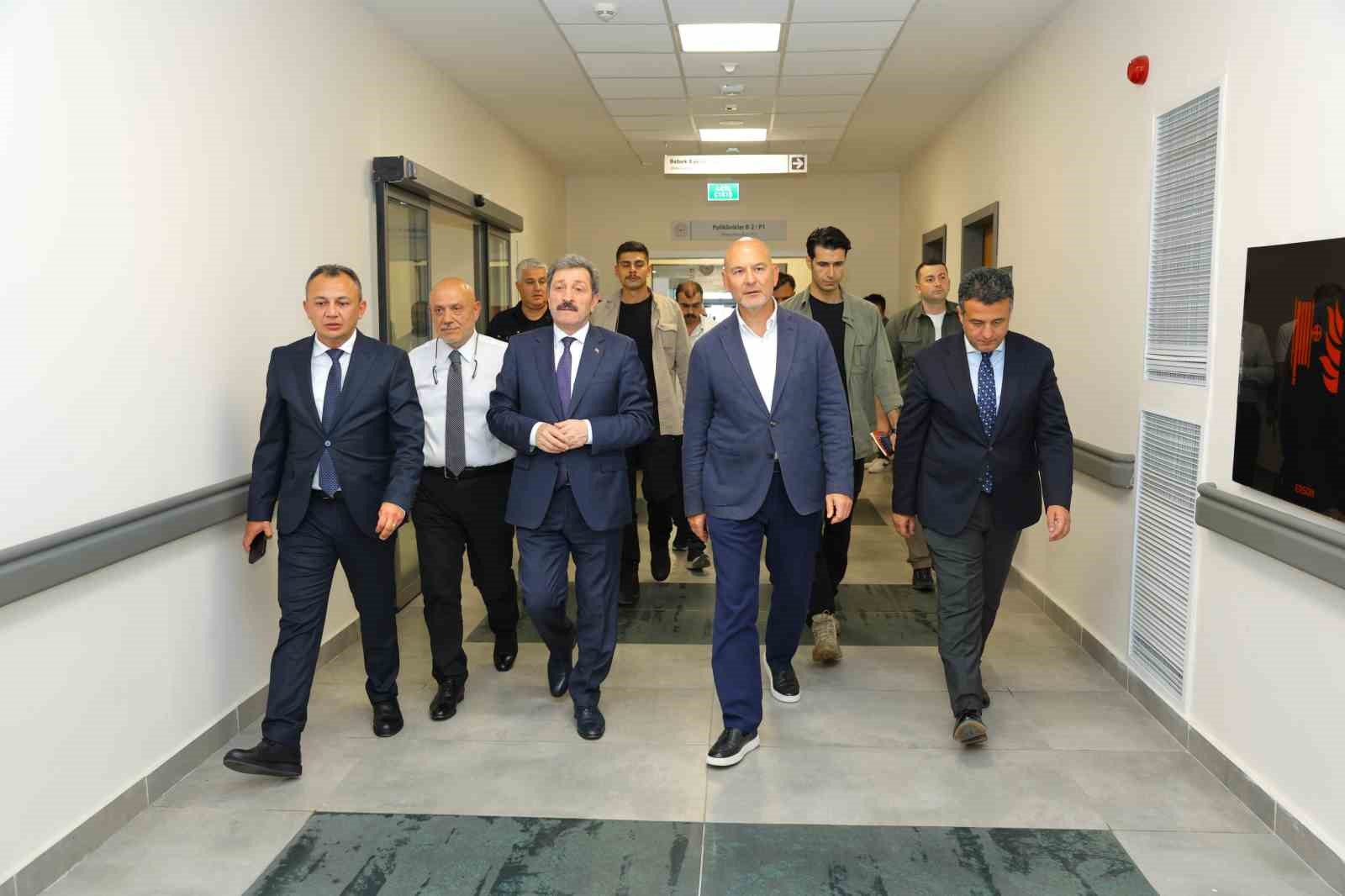 suleyman-soylu-samsun-sehir-hastanesinde-hastalari-ziyaret-etti