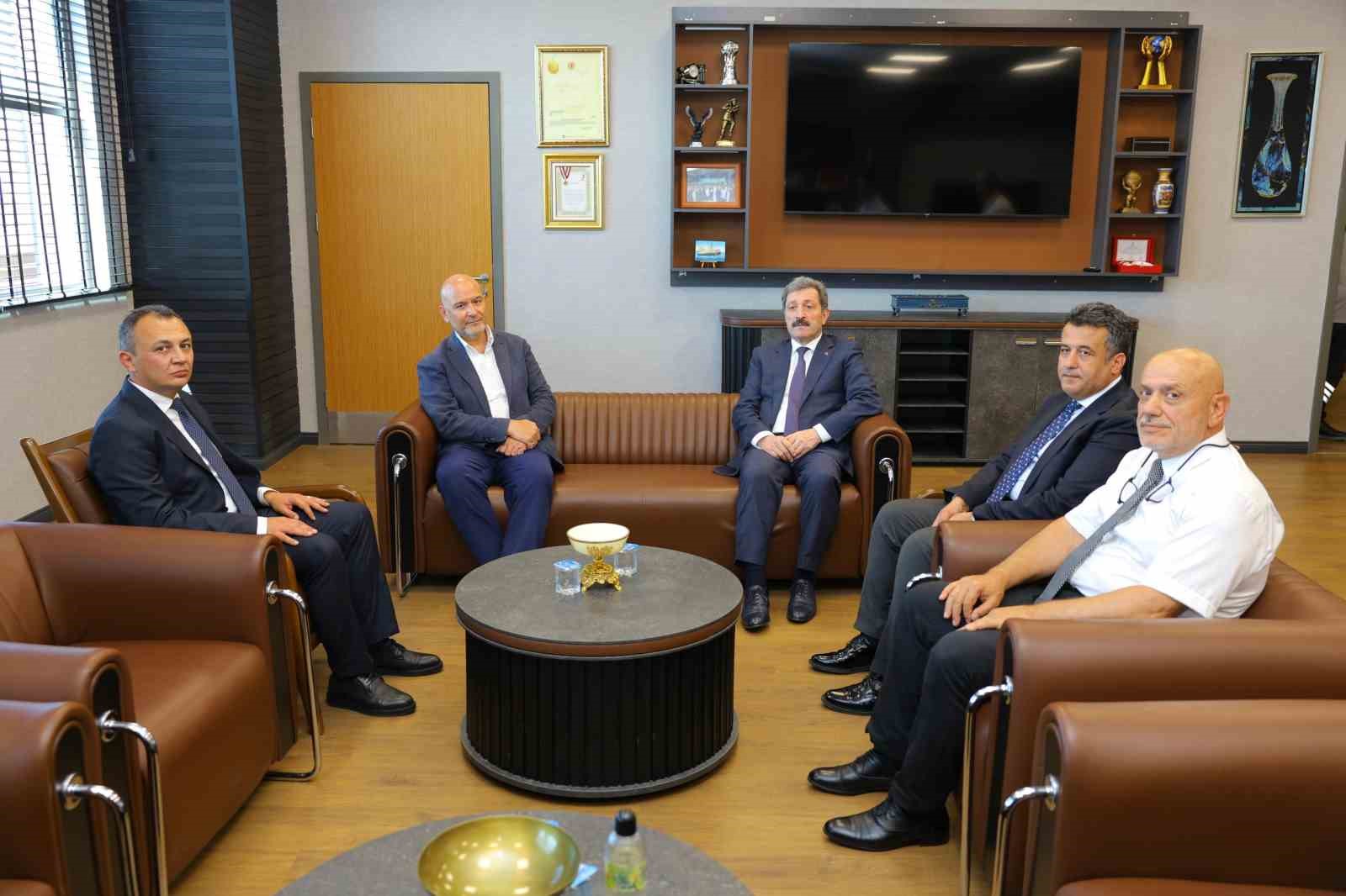 suleyman-soylu-samsun-sehir-hastanesinde-hastalari-ziyaret-etti