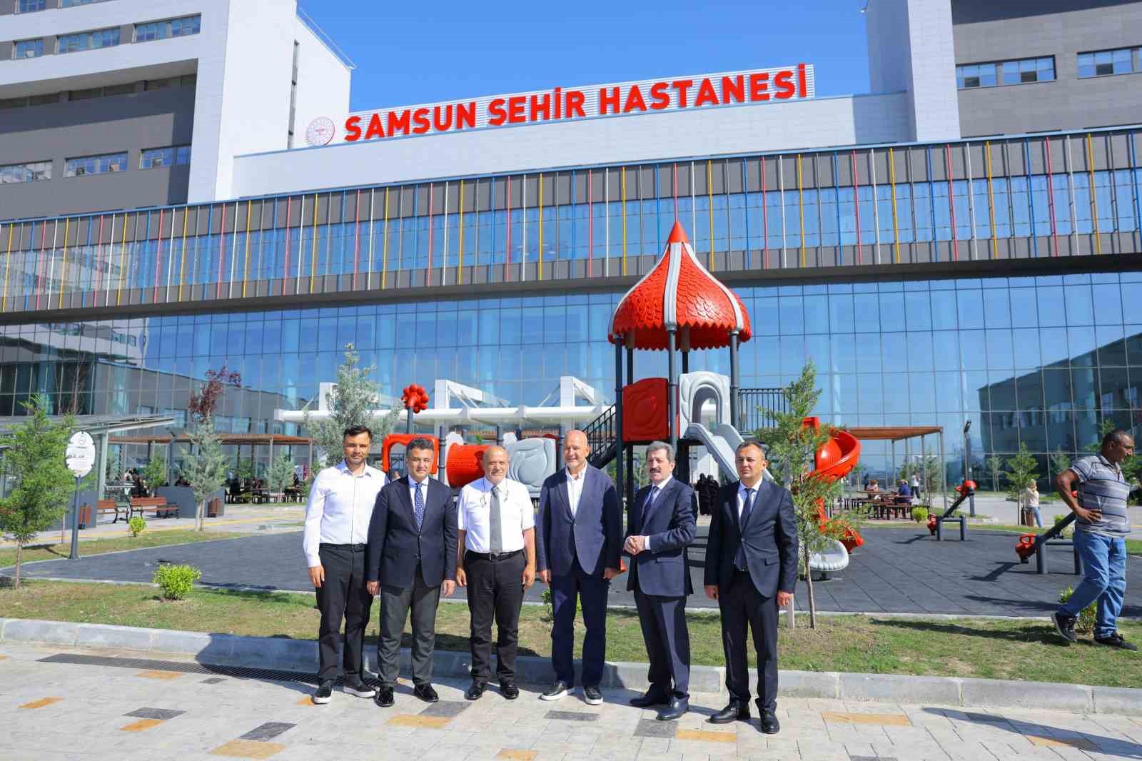suleyman-soylu-samsun-sehir-hastanesinde-hastalari-ziyaret-etti
