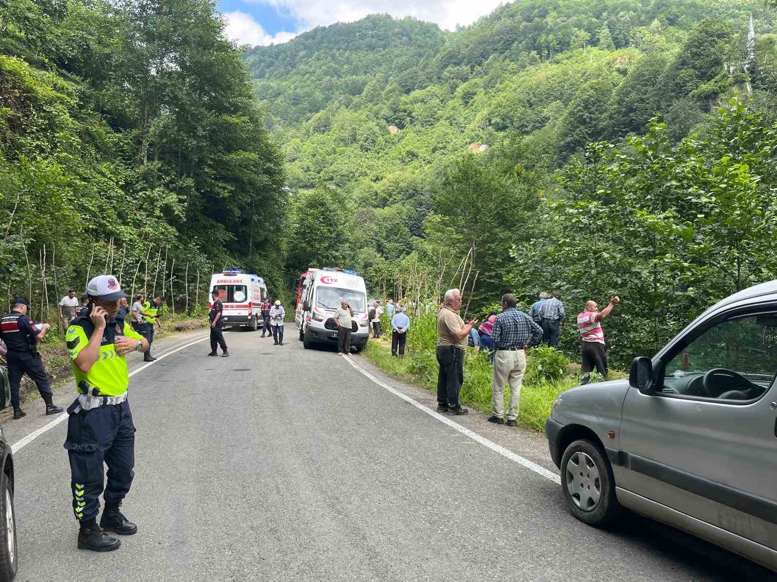 trabzonda-trafik-kazasi-1-olu-6-yarali