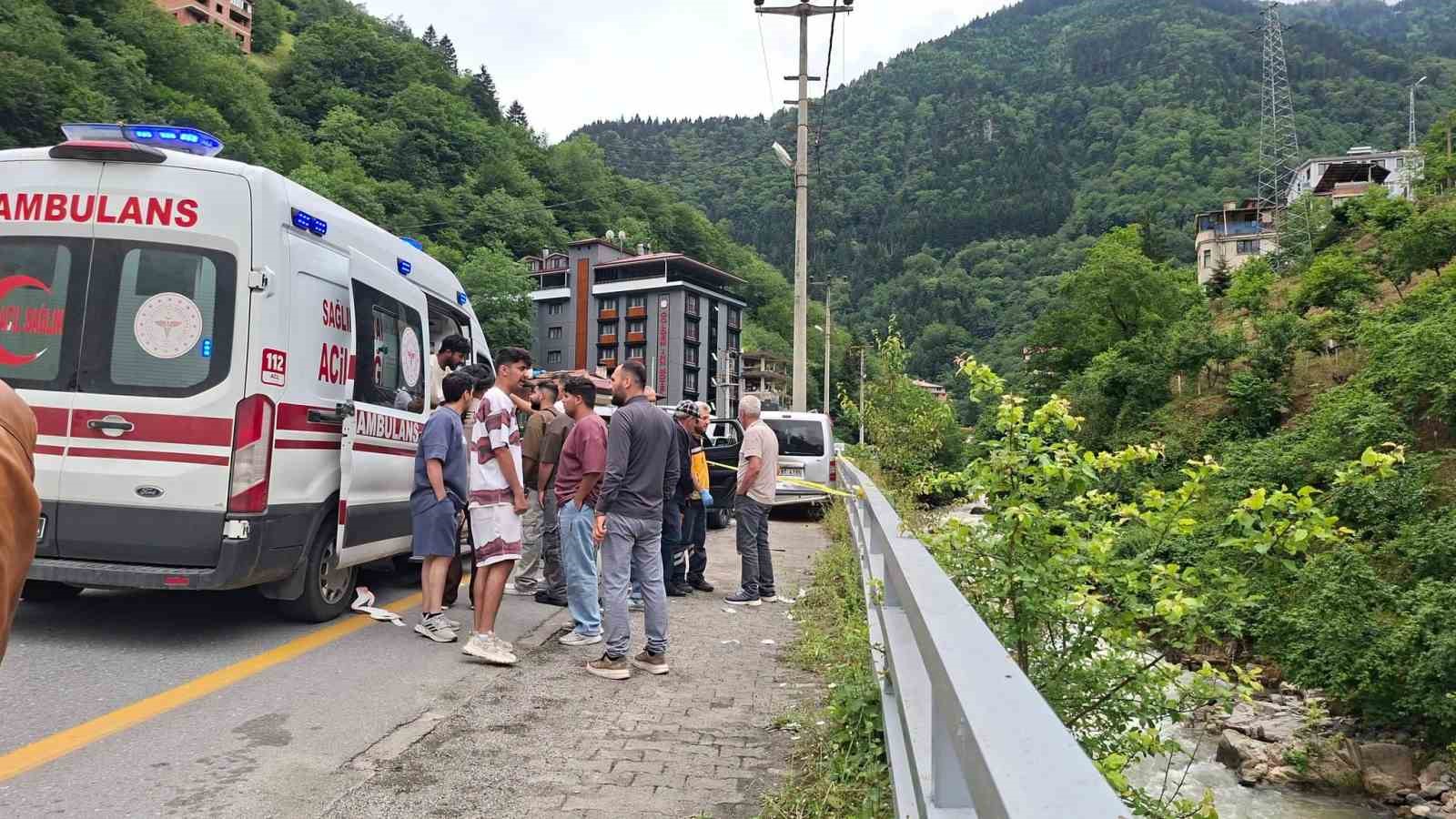 trabzonda-trafik-kazasi-7-arap-turist-yarali