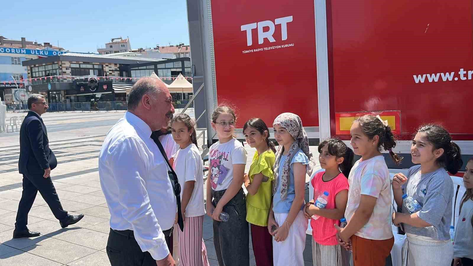 trt-sinema-tiri-corumlu-cocuklar-icin-perdelerini-acti