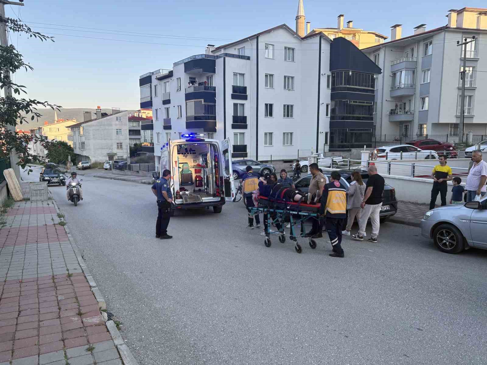 uc-tekerlekli-motosikletten-dusen-kadin-yaralandi