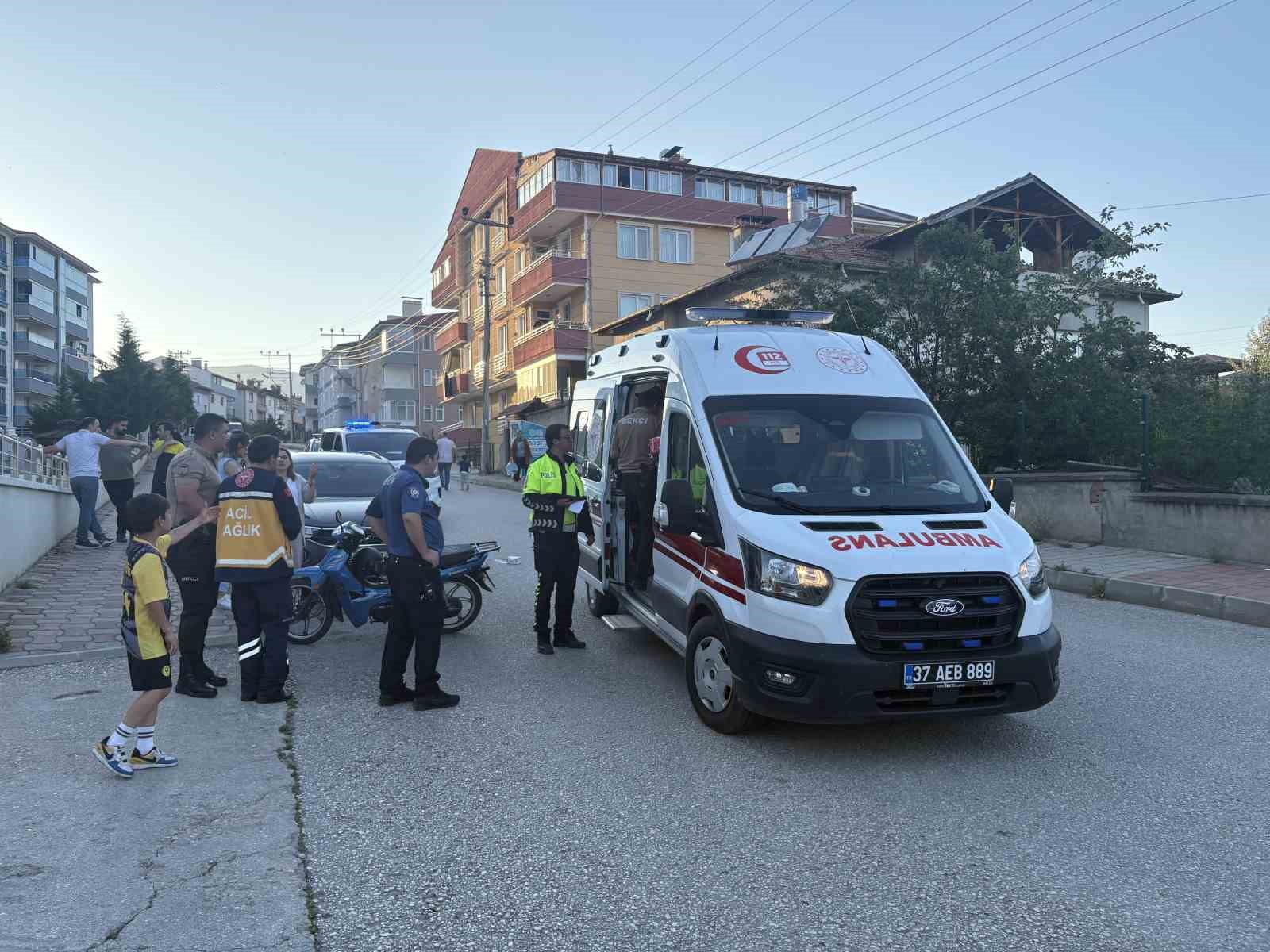 uc-tekerlekli-motosikletten-dusen-kadin-yaralandi