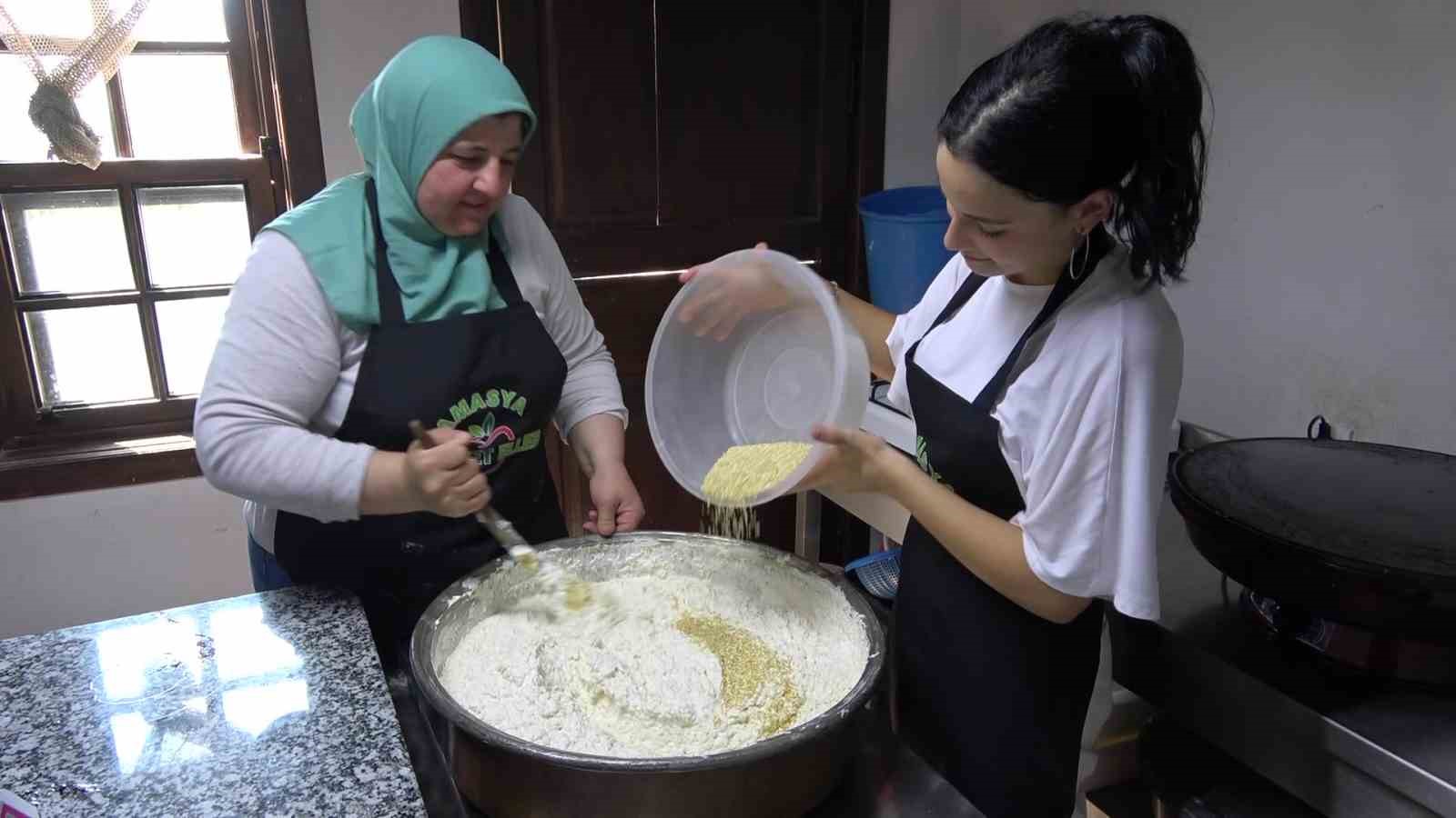 amasyada-geleneksel-canak-tarhana-mesaisi-basladi