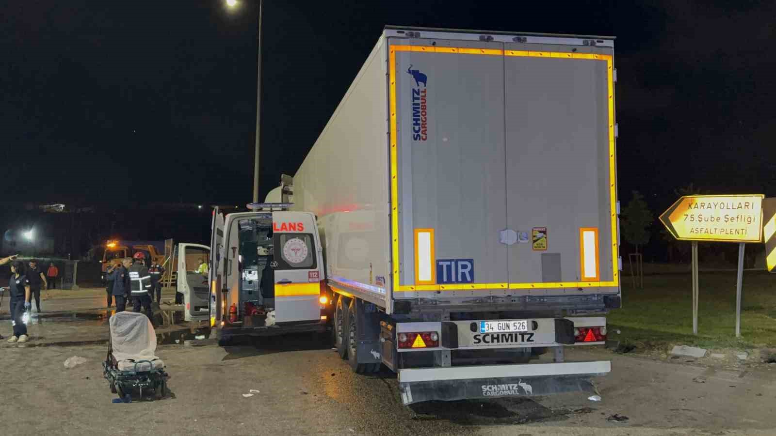 ambulans-ile-tir-carpisti-6-yarali
