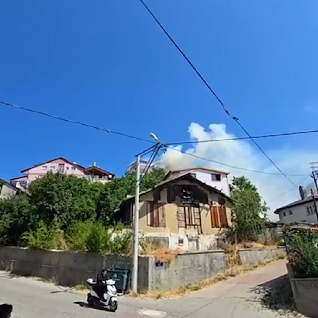 boluda-apartmanin-cati-kati-alev-alev-yandi