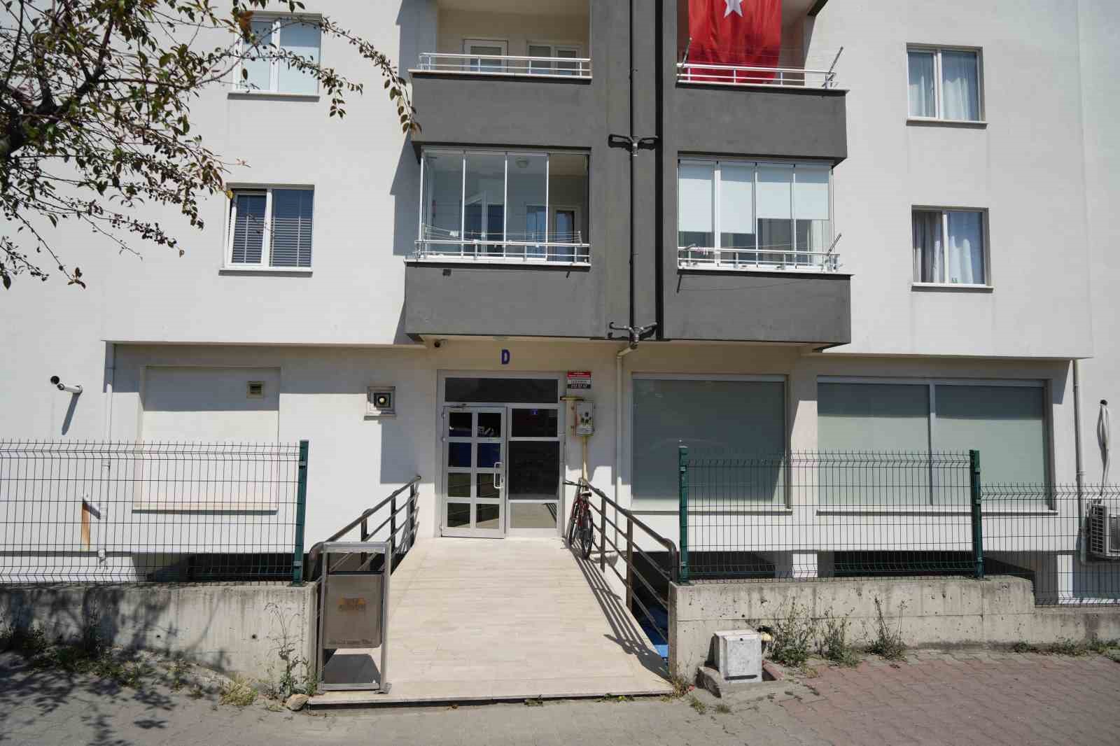 boluda-belcika-kurdu-cocugu-kalcasindan-isirdi-sahibinin-sozleri-pes-dedirtti