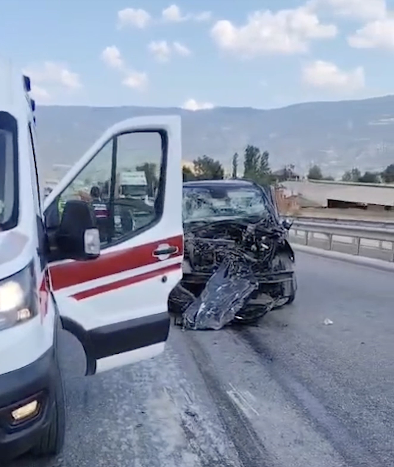 corum-fkli-futbolcu-atakan-akkaynak-trafik-kazasinda-yaralandi