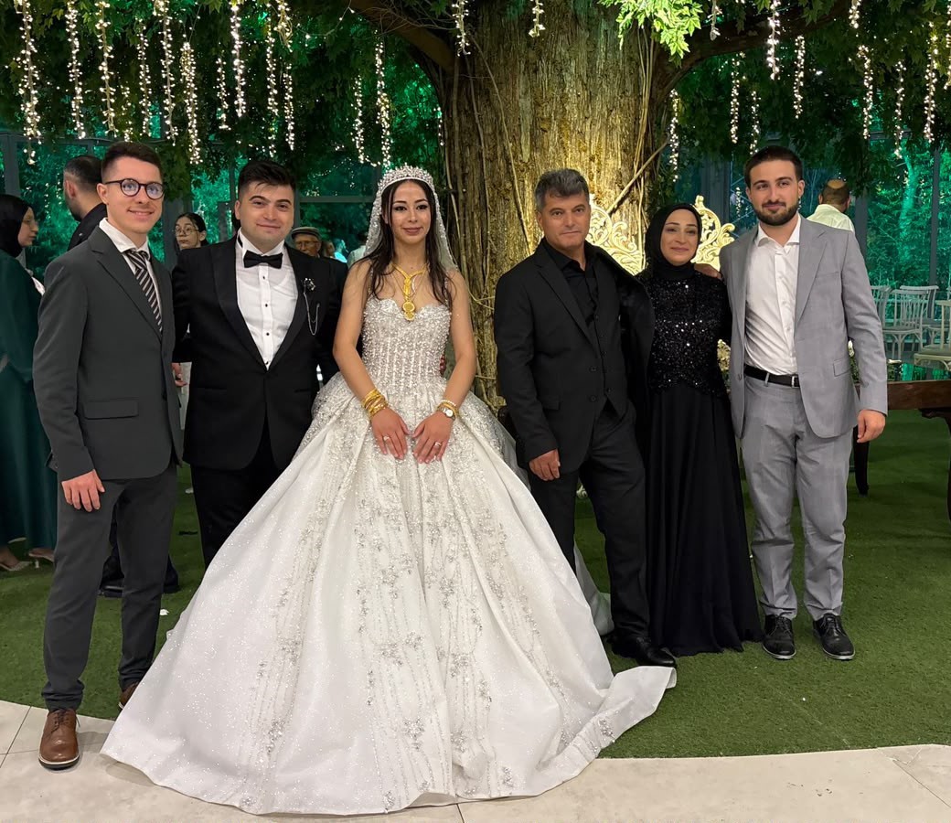 corumda-dugune-italyan-damgasi-iki-italyan-halay-cekip-ciftetelli-oynadilar