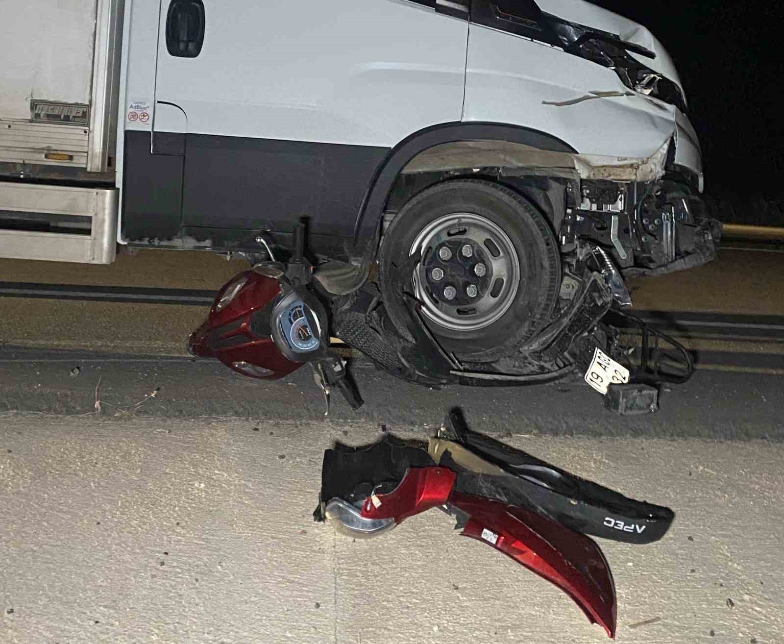 corumda-kamyonetle-carpisan-motosikletin-surucusu-hayatini-kaybetti