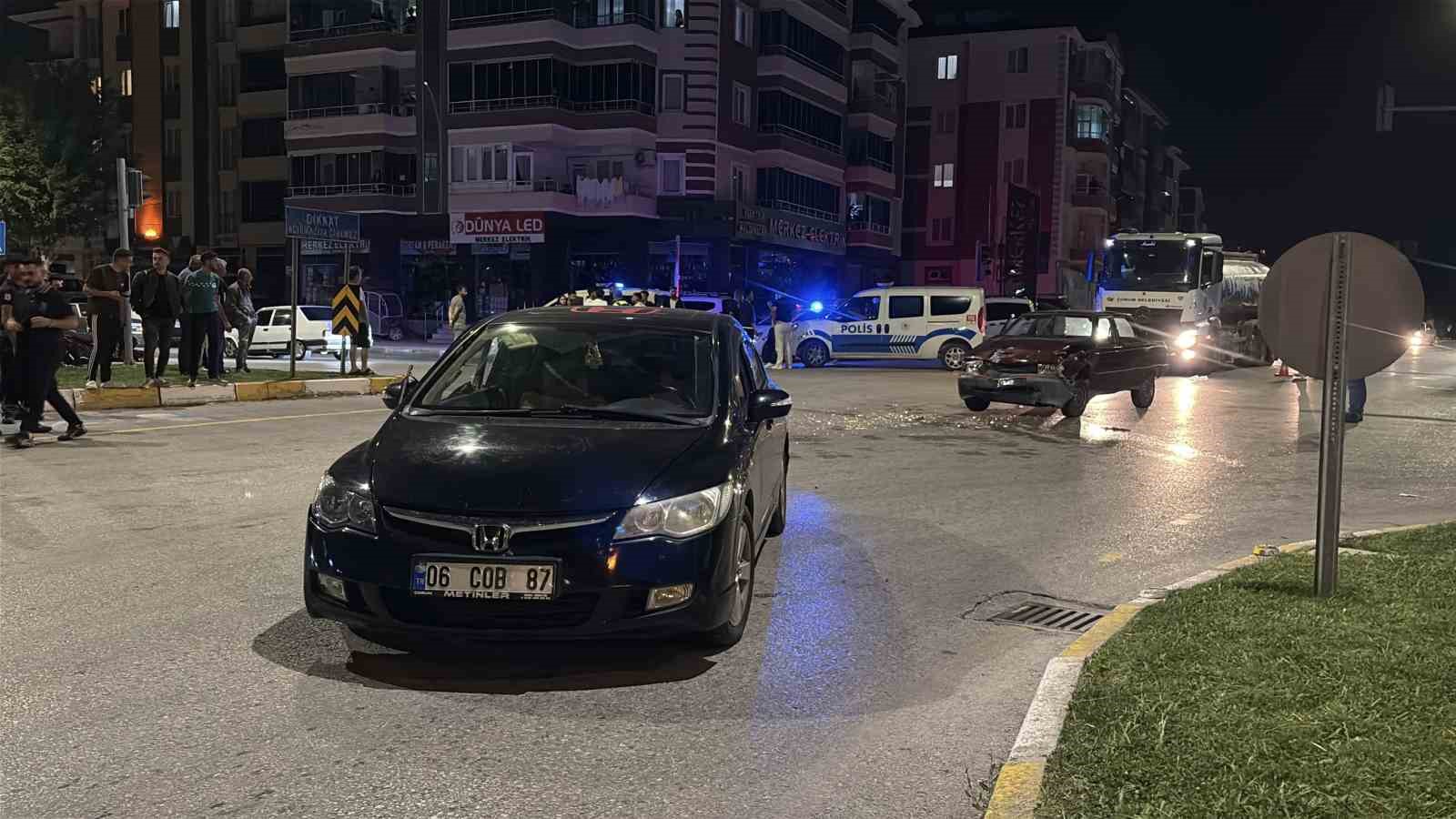 corumda-kaza-mahallinde-arbede-yardim-etmek-isteyen-genc-alkollu-surucu-tarafindan-darp-edildi